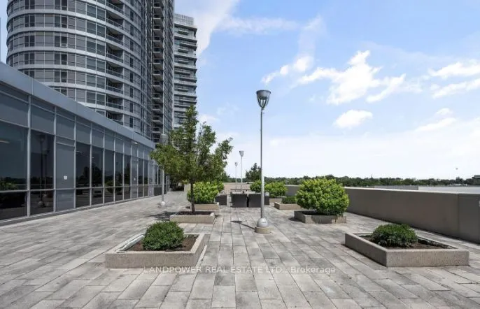181 Village Green Square #1516