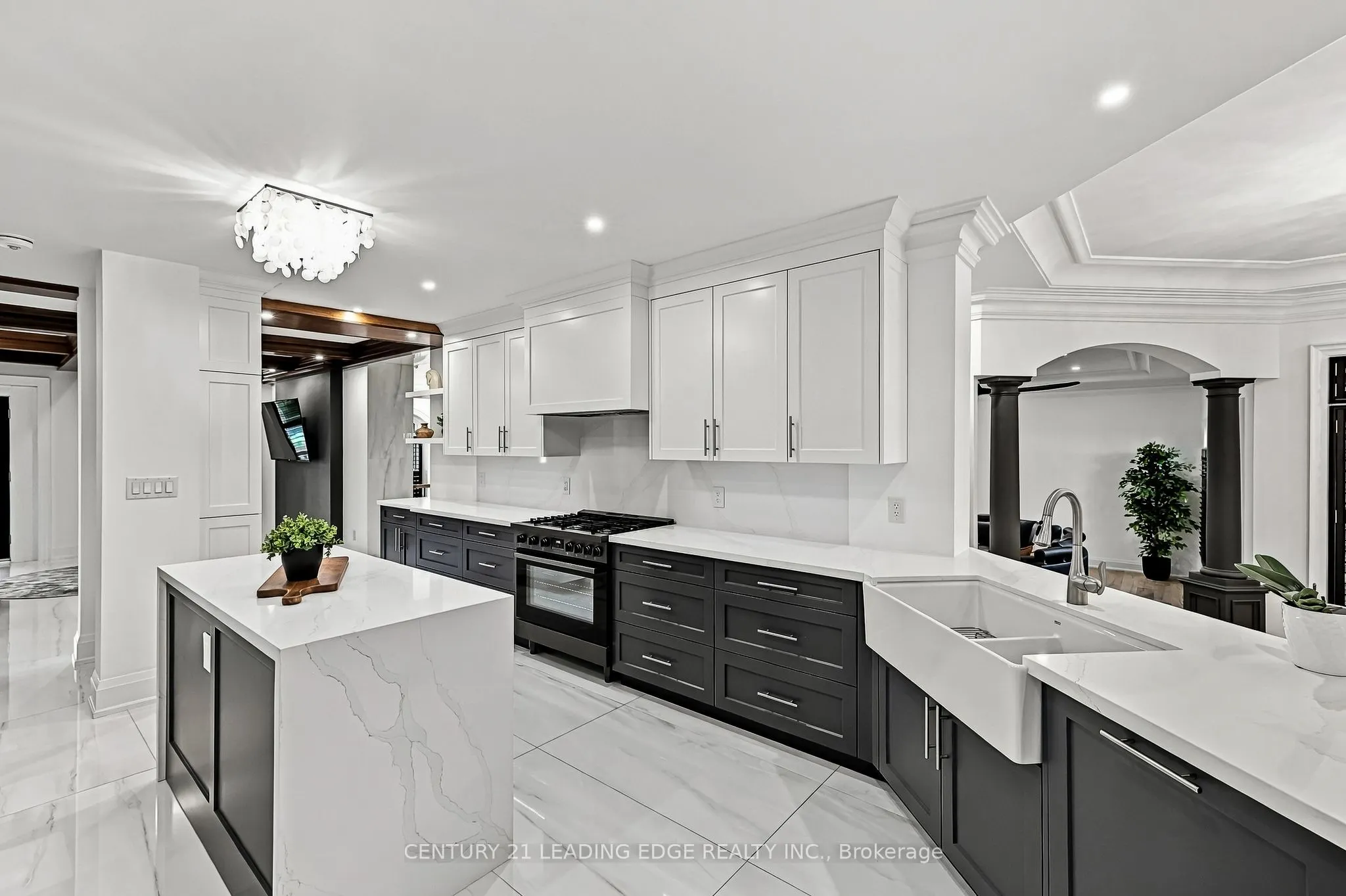 134 Front Street E