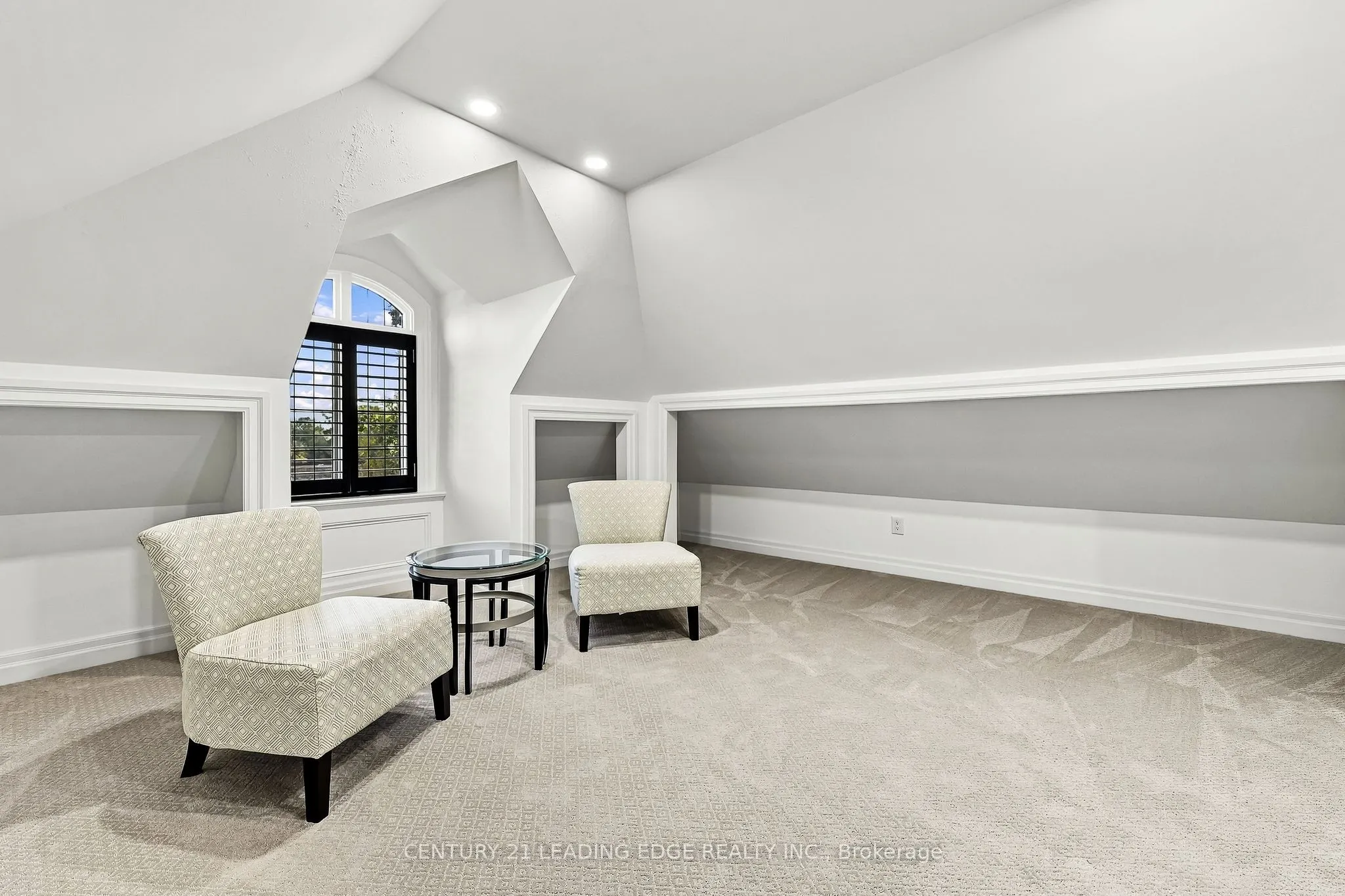 134 Front Street E