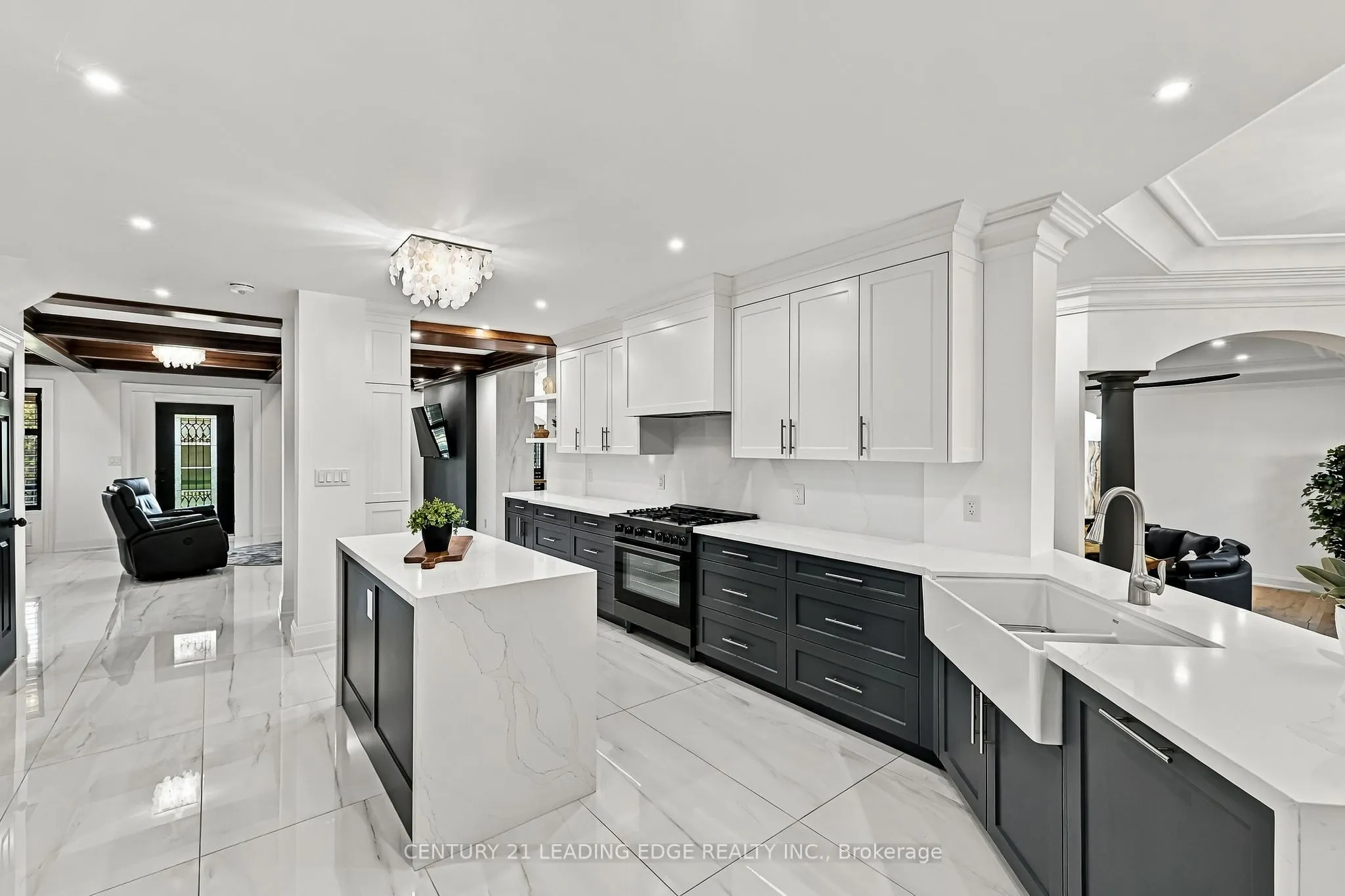 134 Front Street E