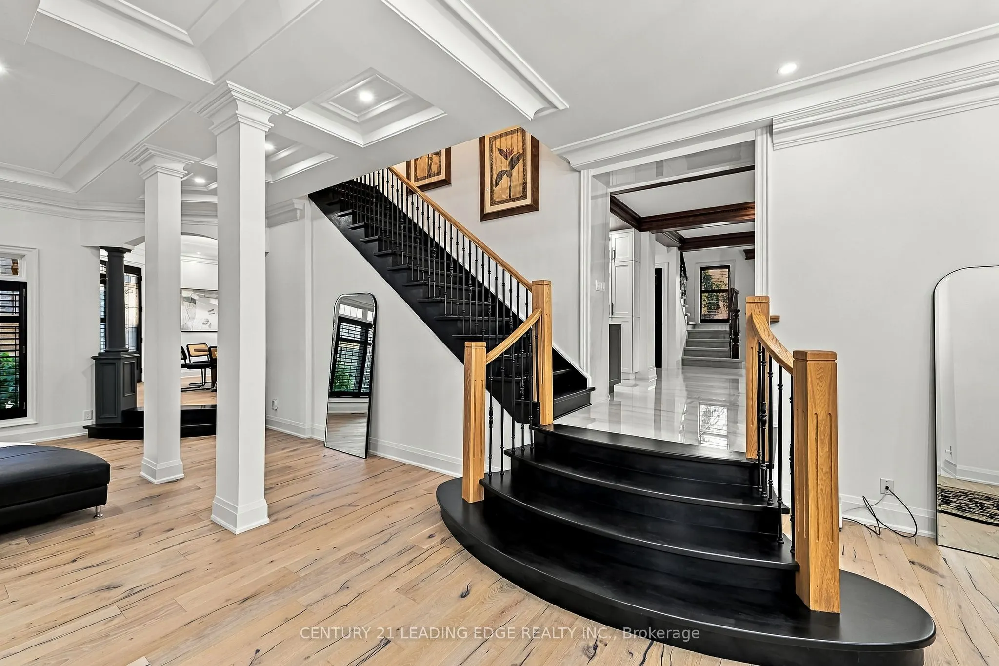 134 Front Street E