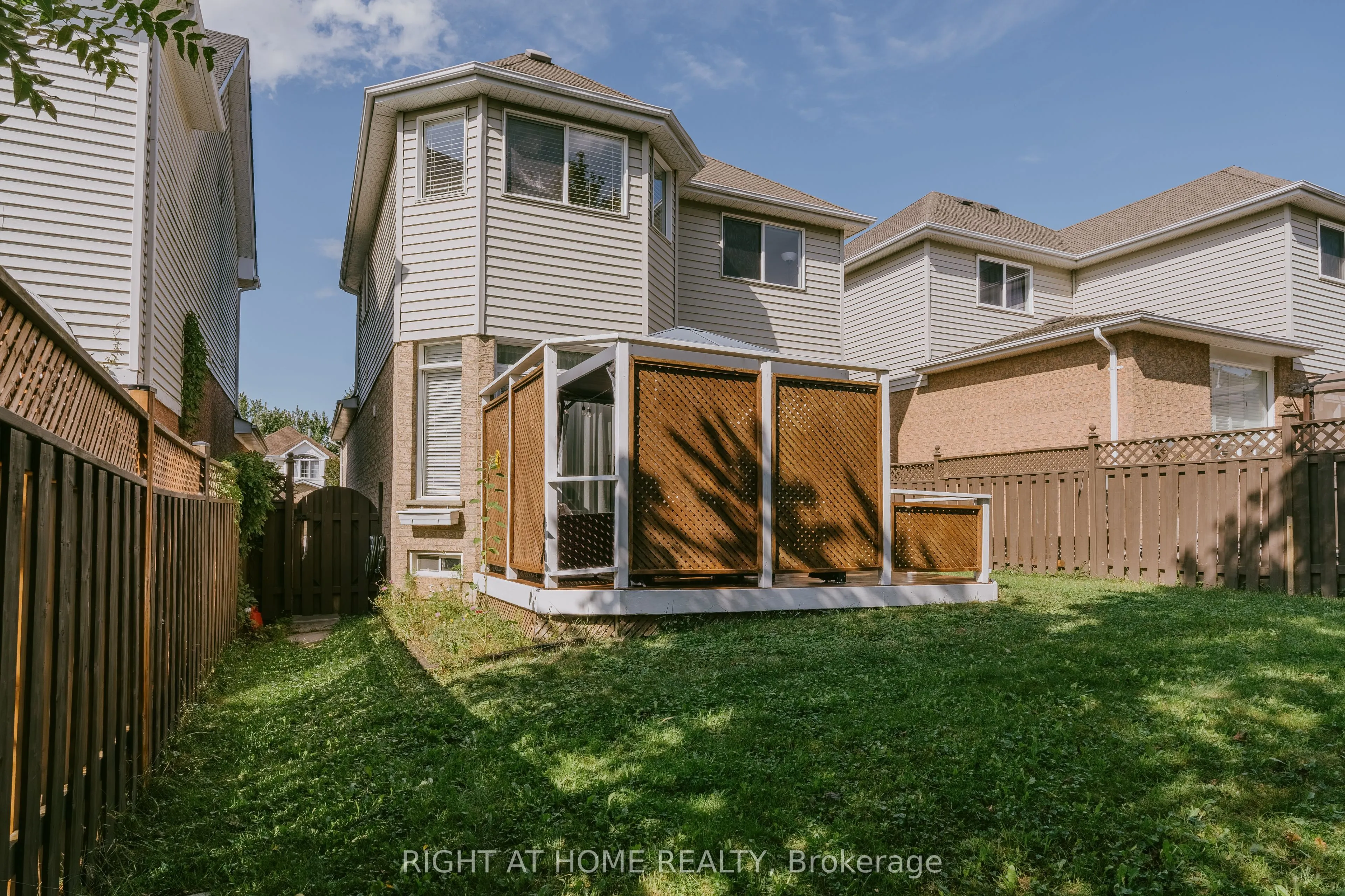 1014 Summitview Crescent