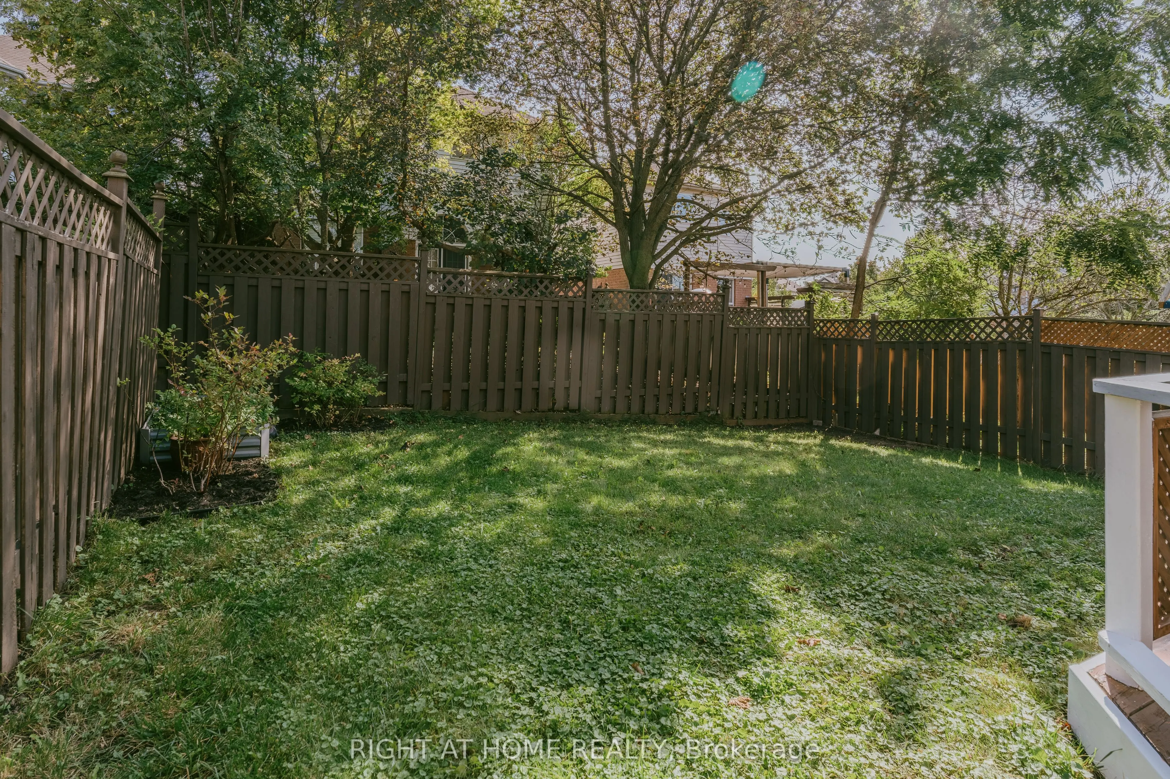 1014 Summitview Crescent