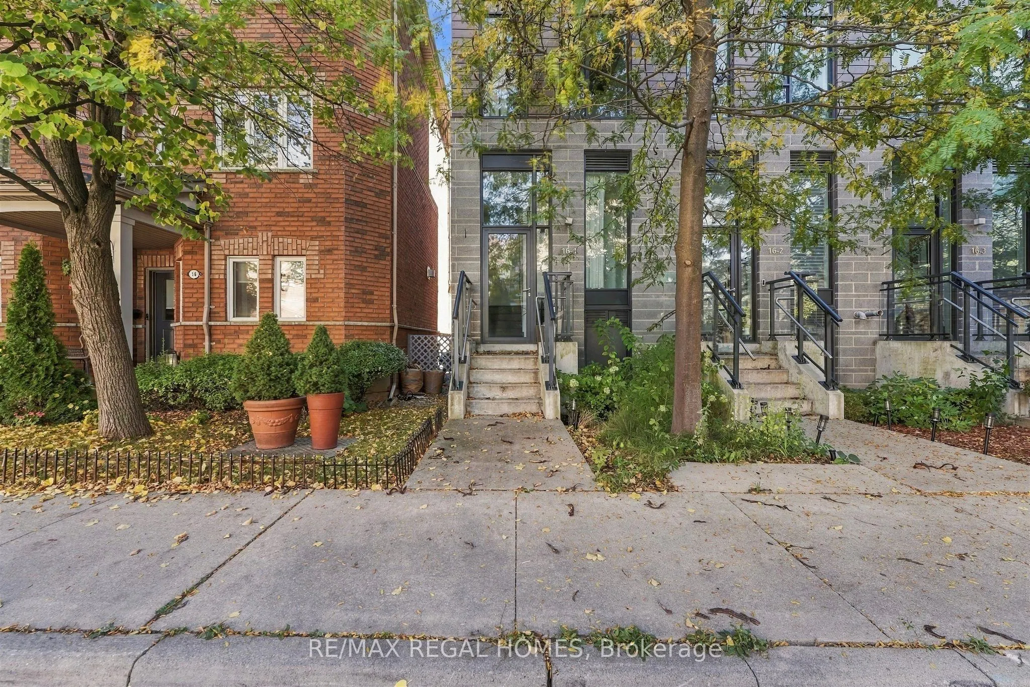 1238 Dundas Street E #TH110