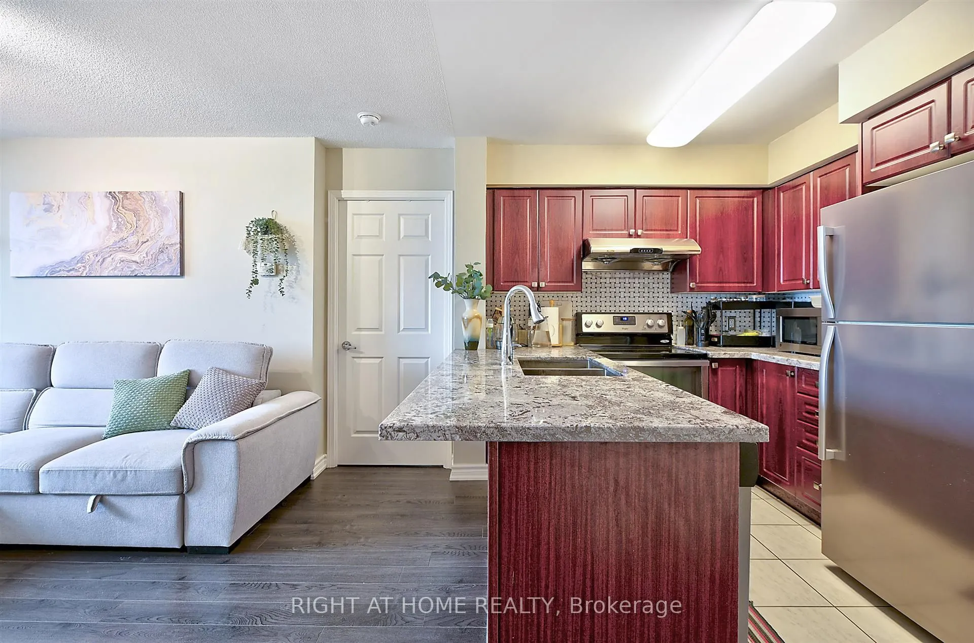 68 Grangeway Avenue #1612