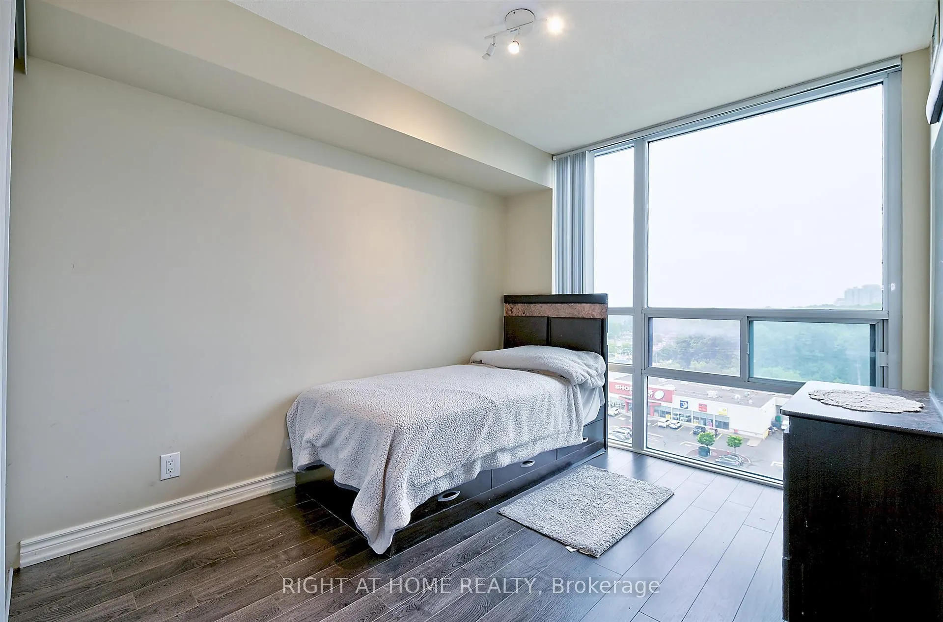 68 Grangeway Avenue #1612