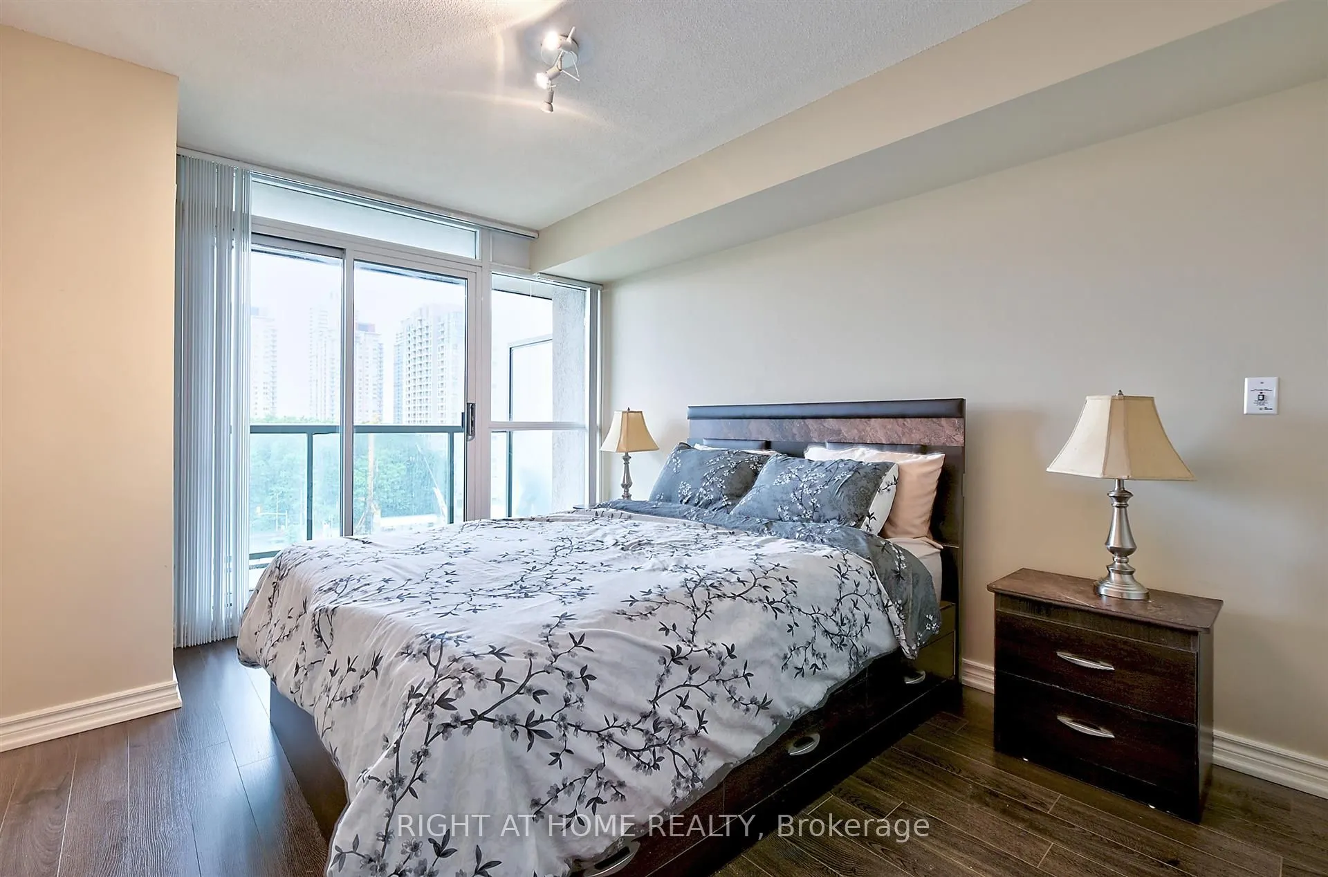 68 Grangeway Avenue #1612