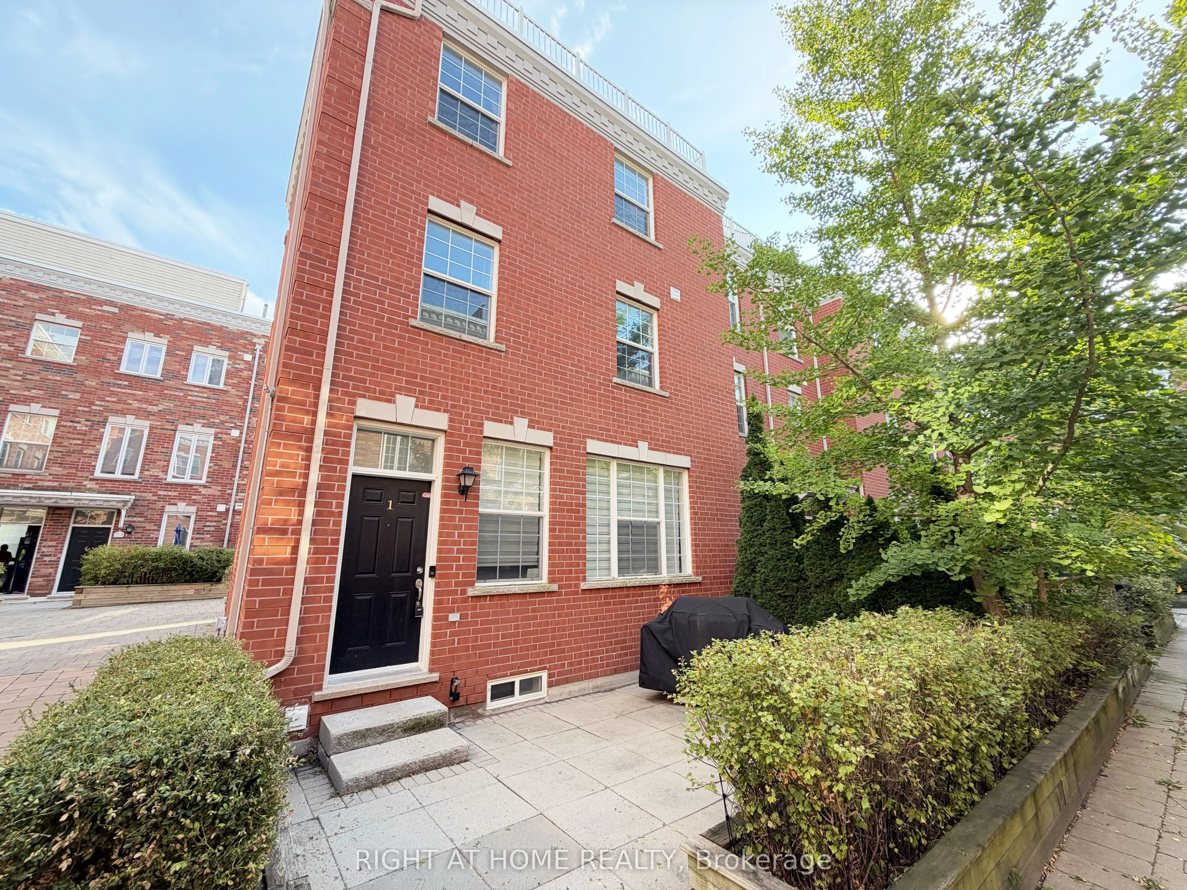 1 Fairhead Mews