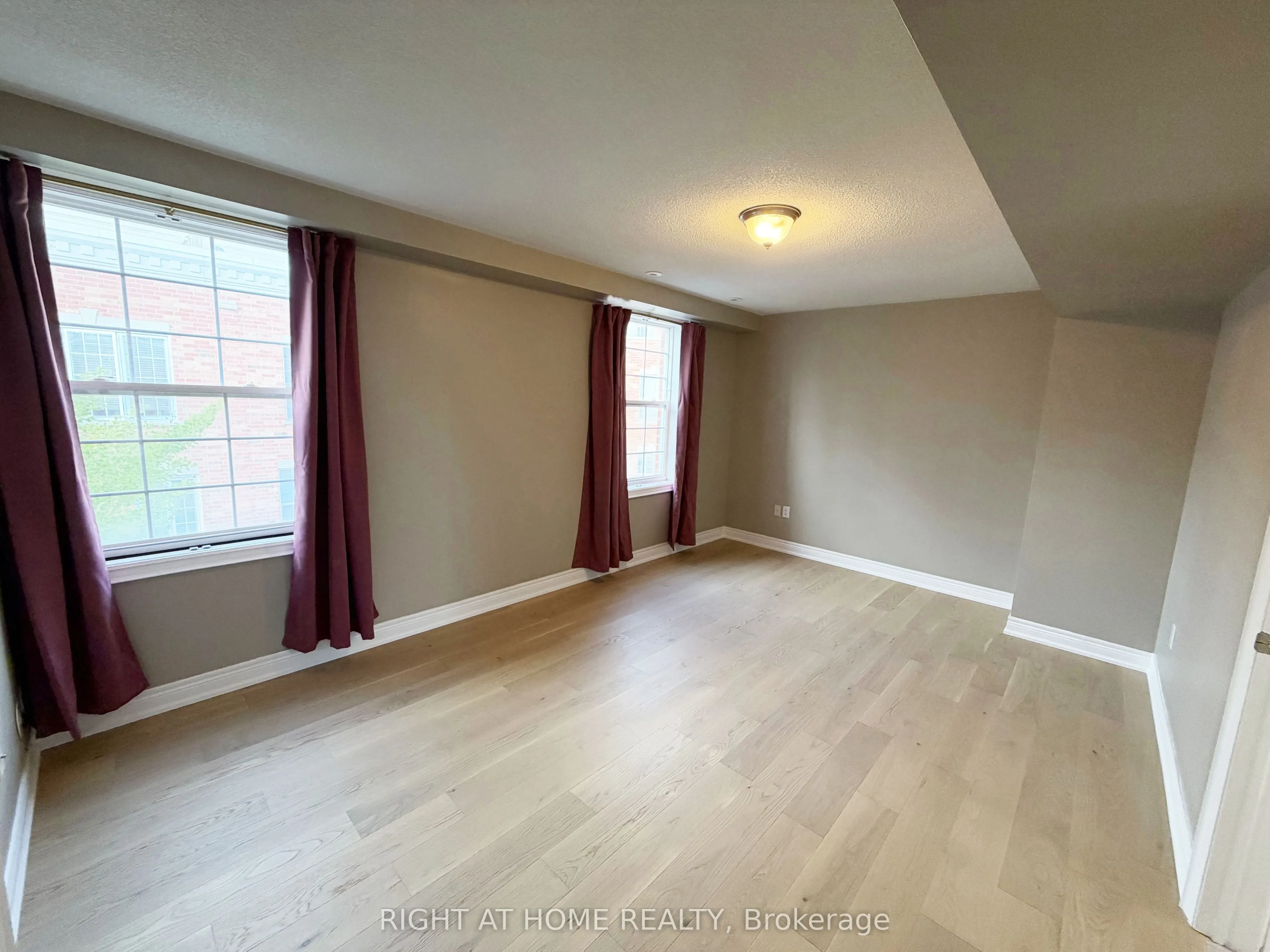 1 Fairhead Mews