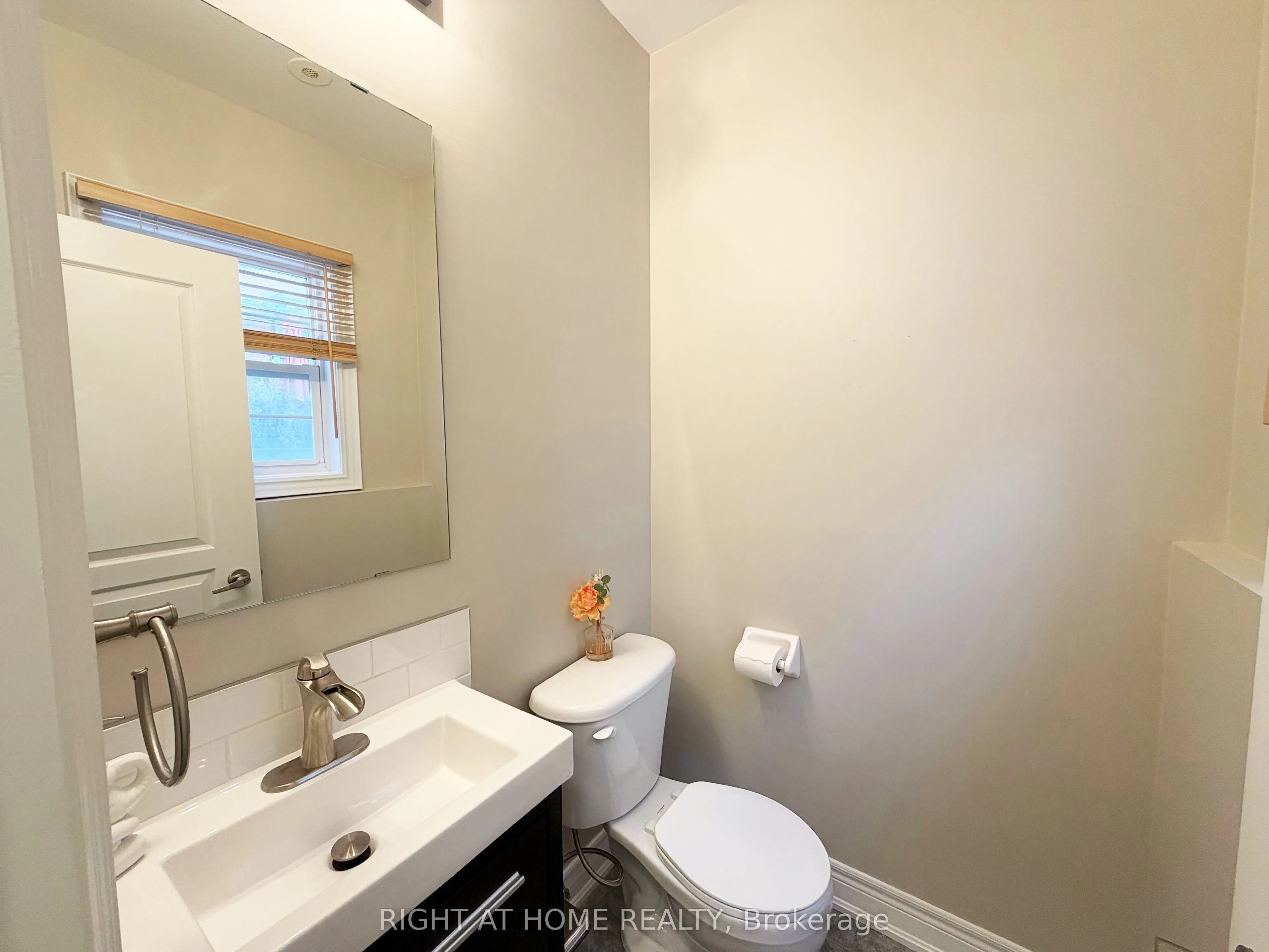 1 Fairhead Mews