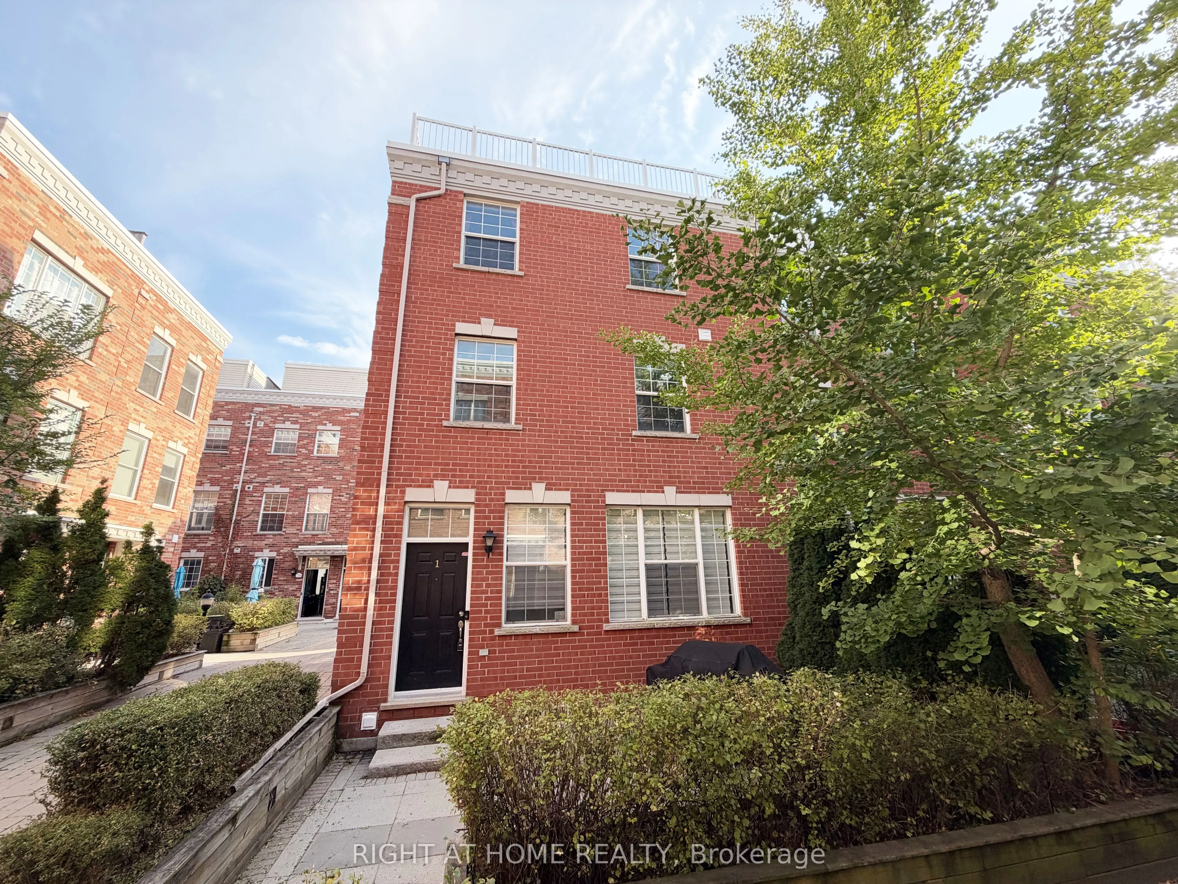 1 Fairhead Mews