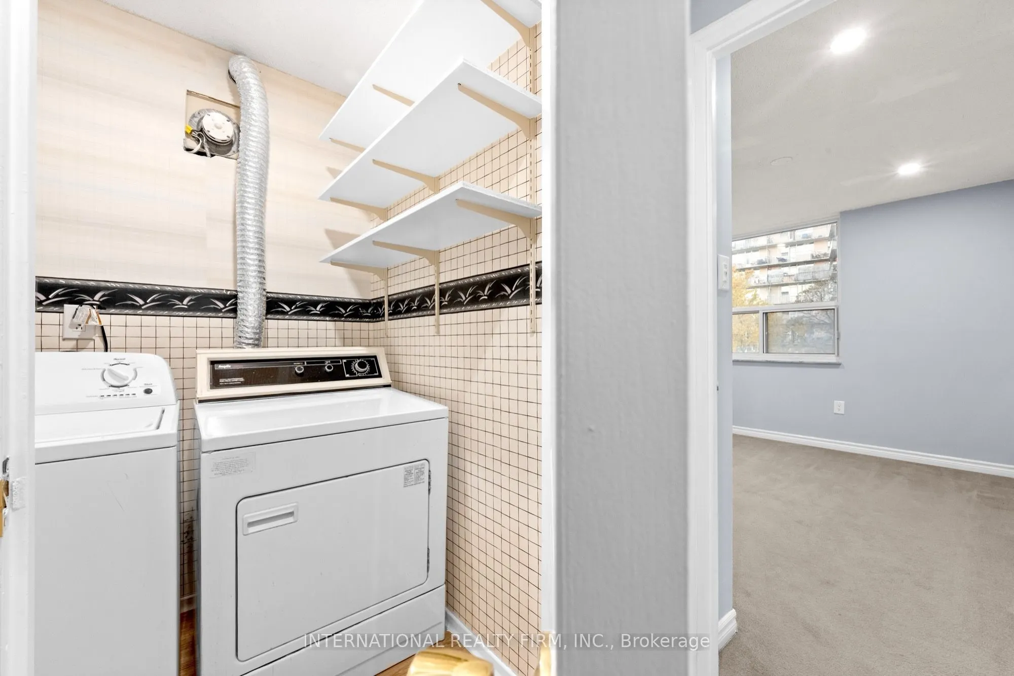 4064 Lawrence Avenue E #323