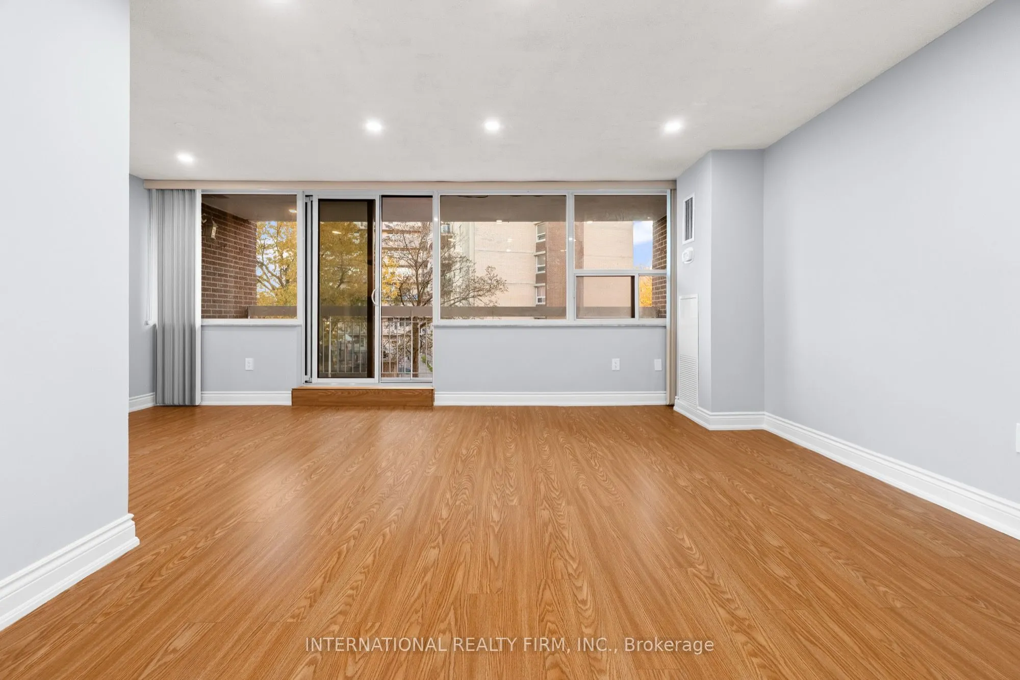 4064 Lawrence Avenue E #323
