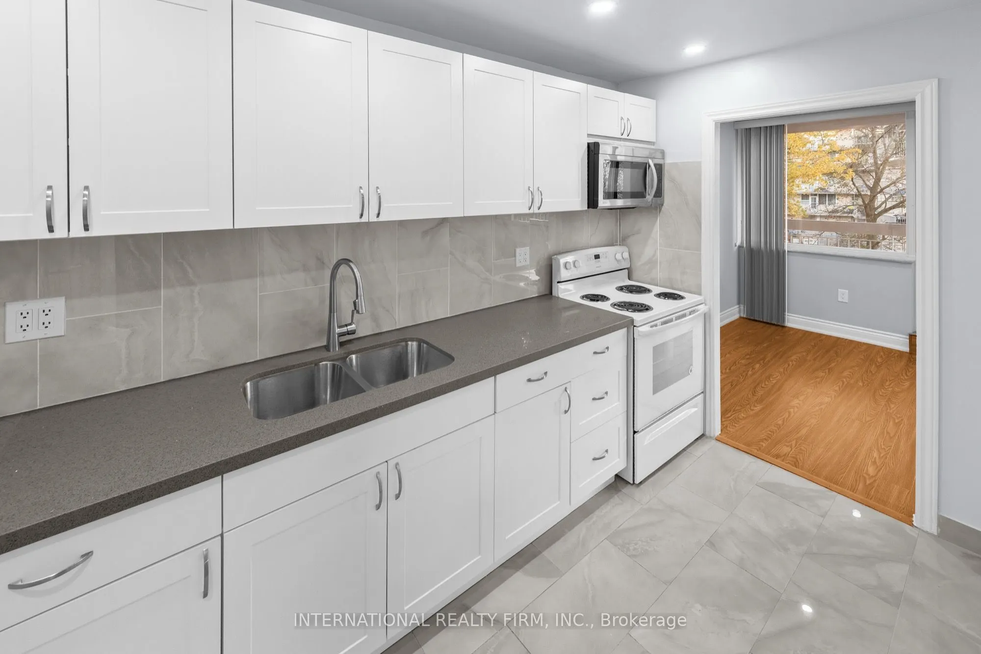 4064 Lawrence Avenue E #323