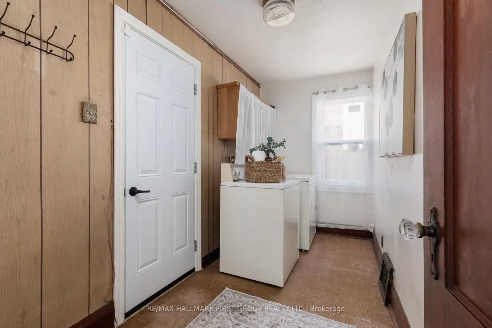 350 Oshawa Boulevard S