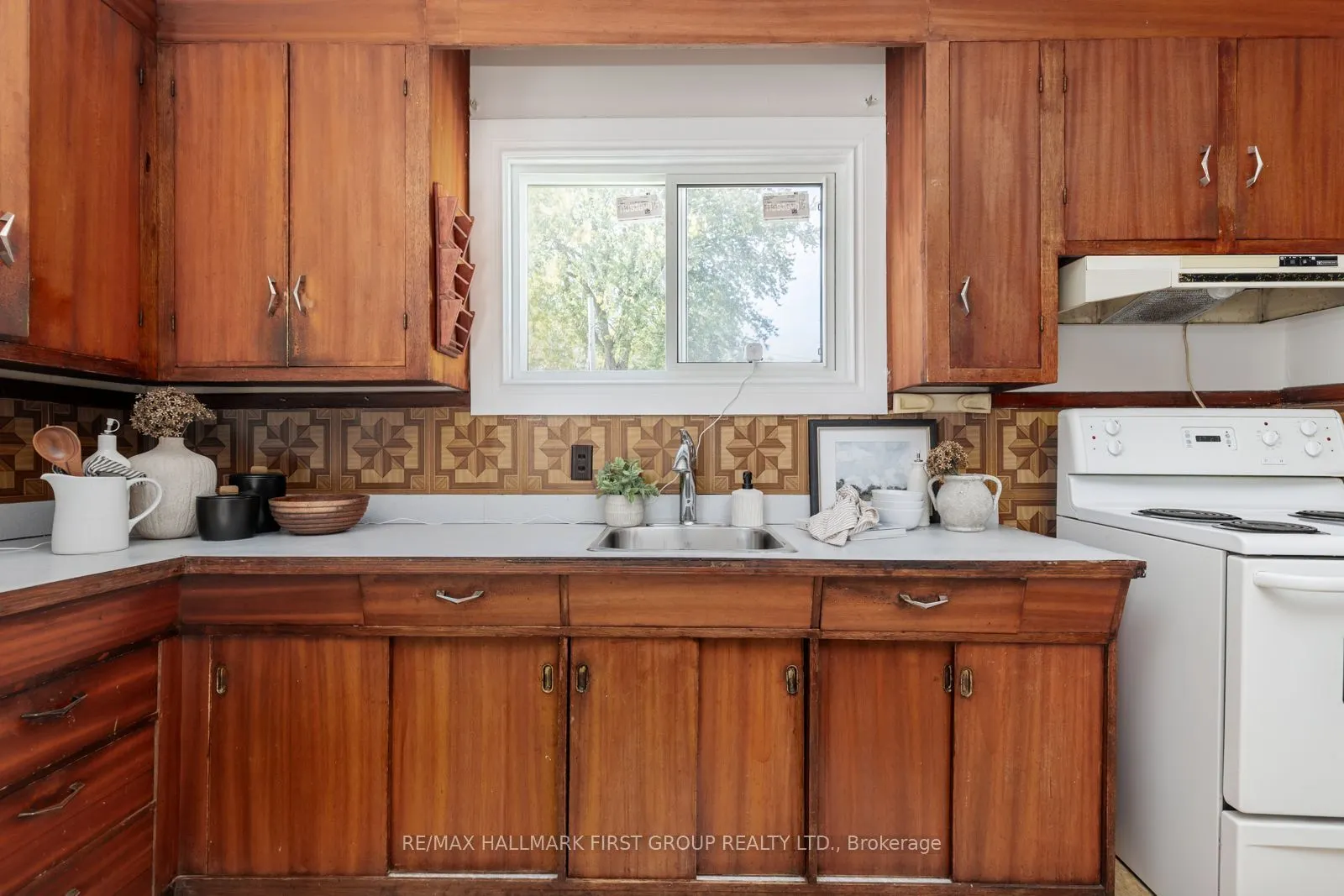 350 Oshawa Boulevard S
