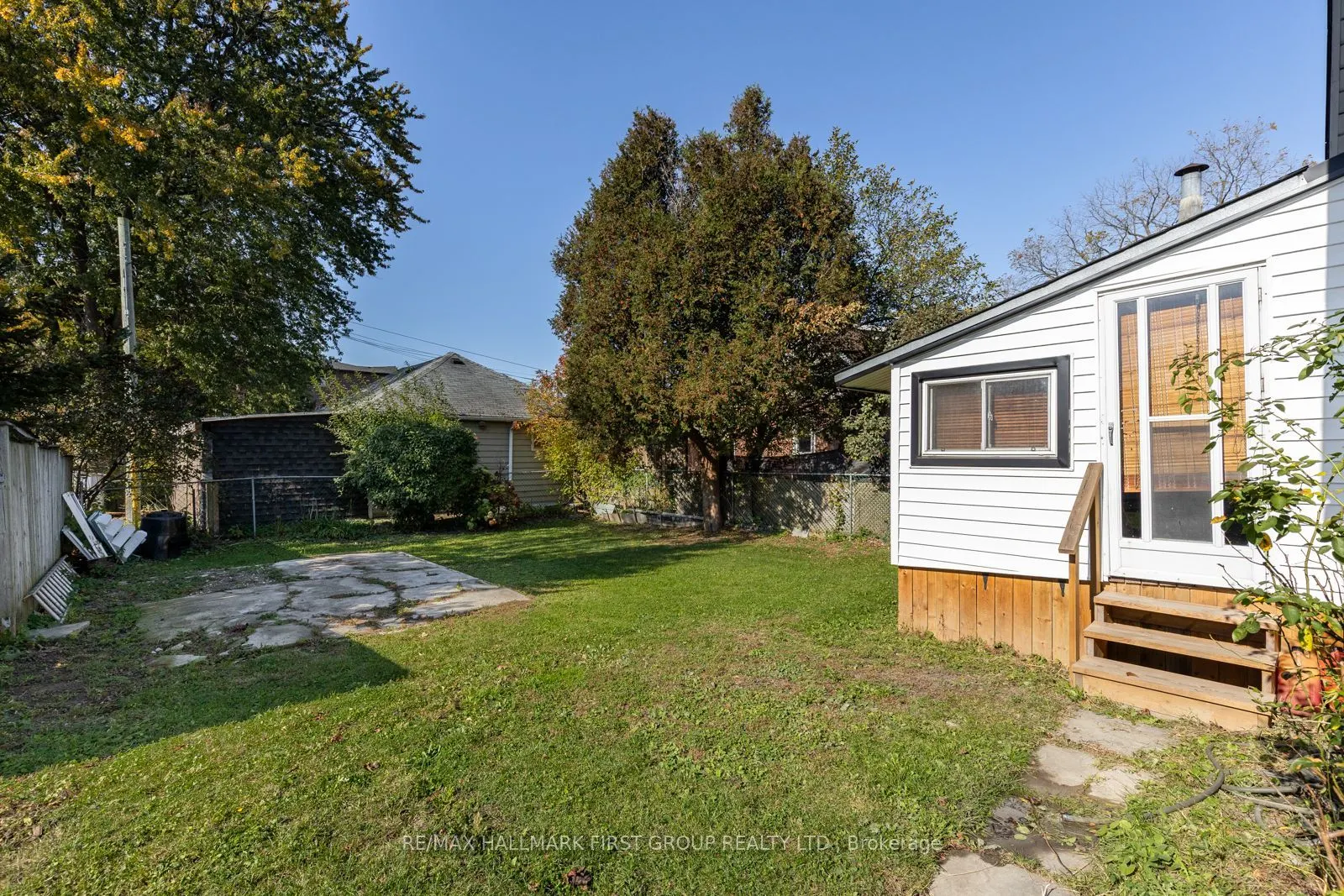 350 Oshawa Boulevard S