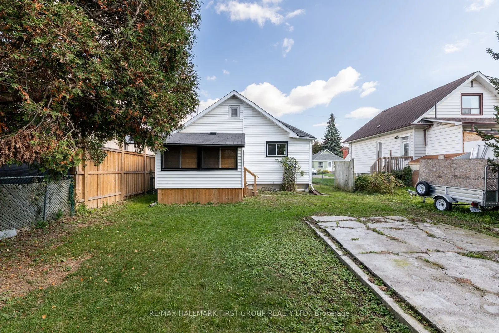 350 Oshawa Boulevard S