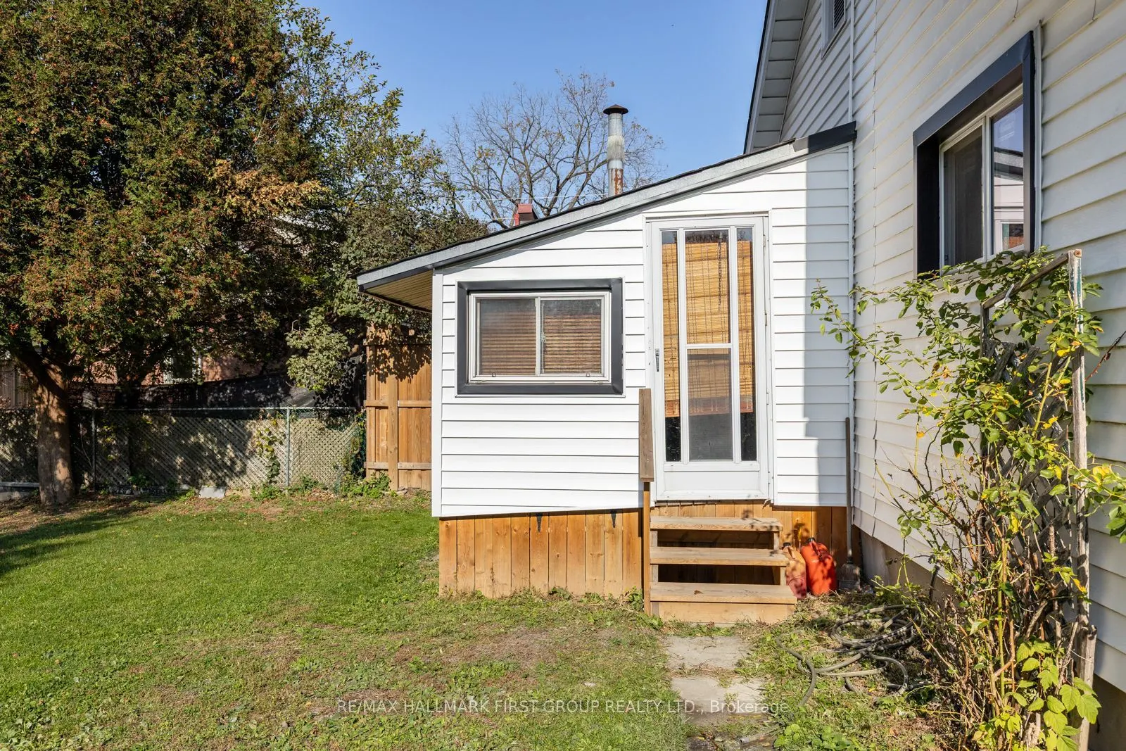 350 Oshawa Boulevard S