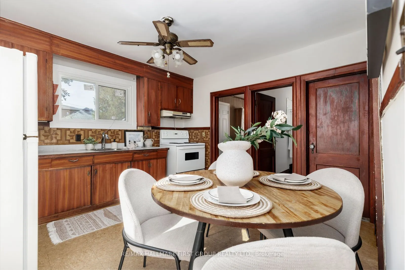 350 Oshawa Boulevard S