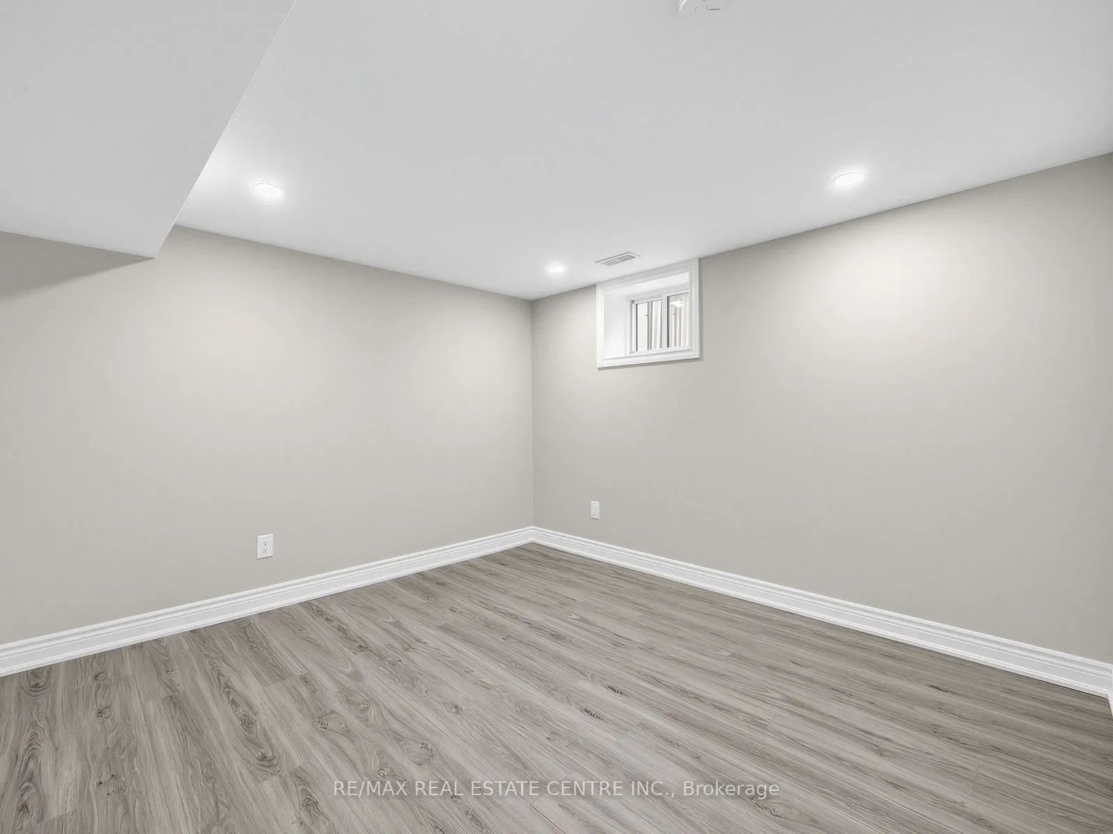 14 Flora Drive W