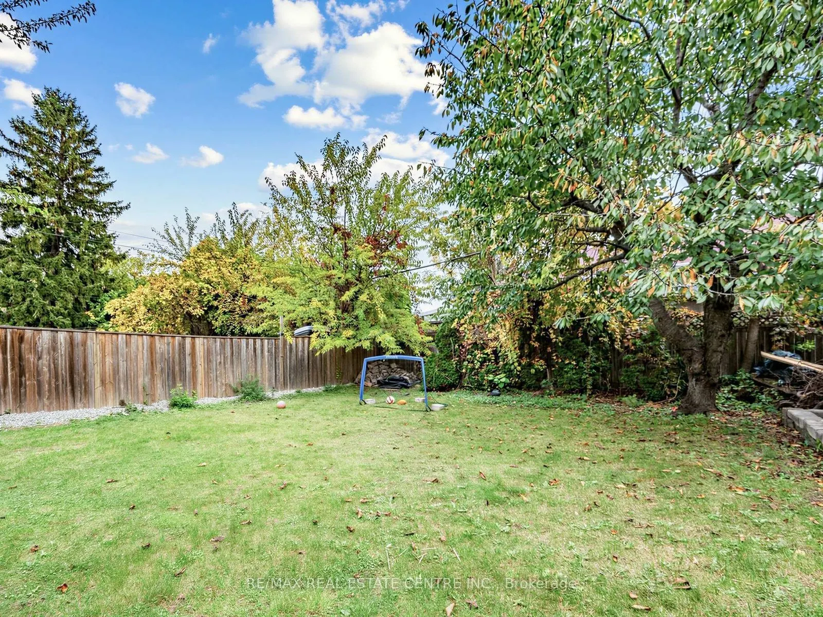 14 Flora Drive W