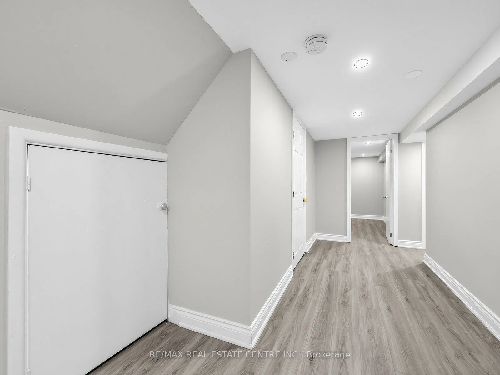 14 Flora Drive W