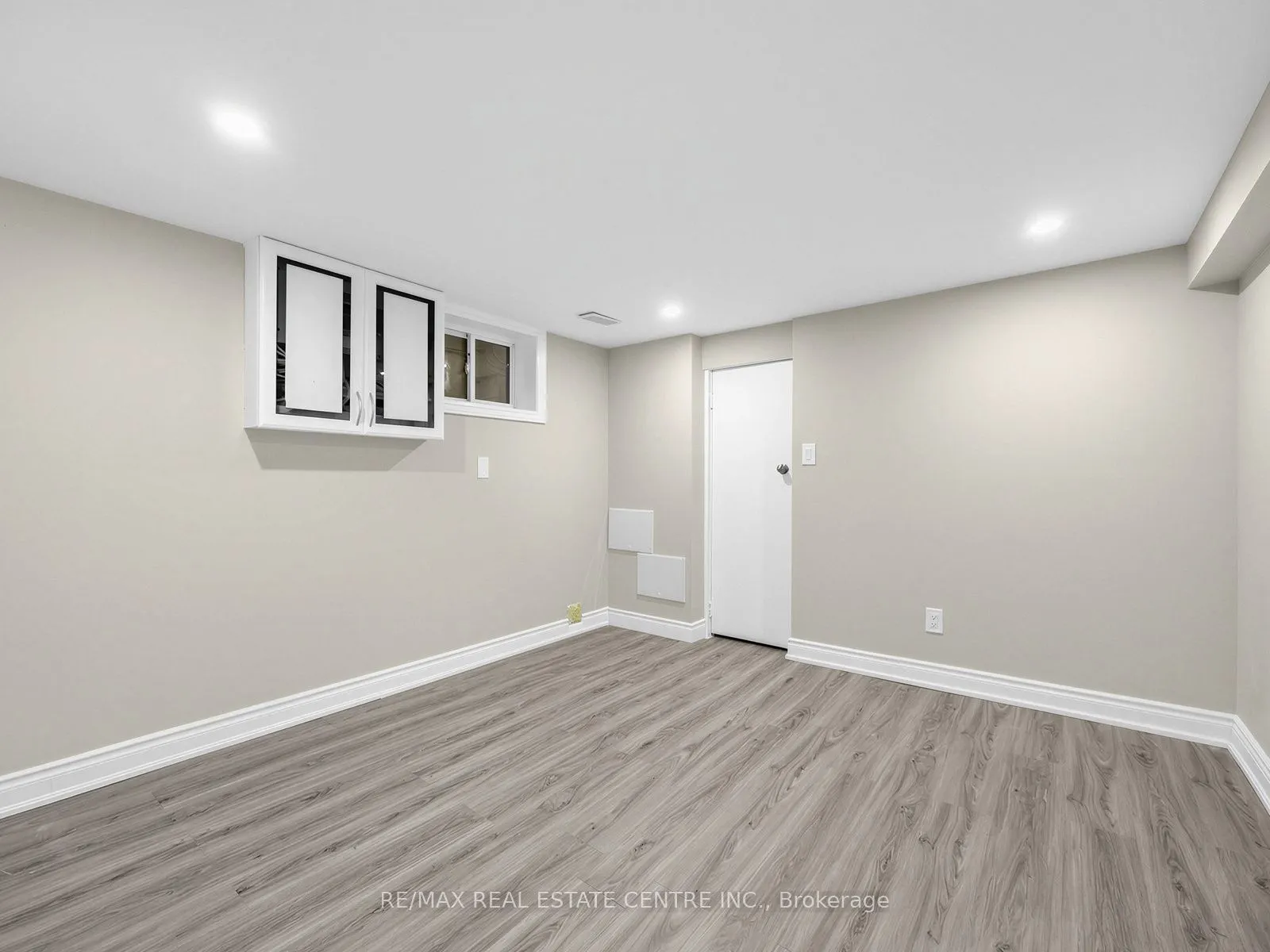 14 Flora Drive W
