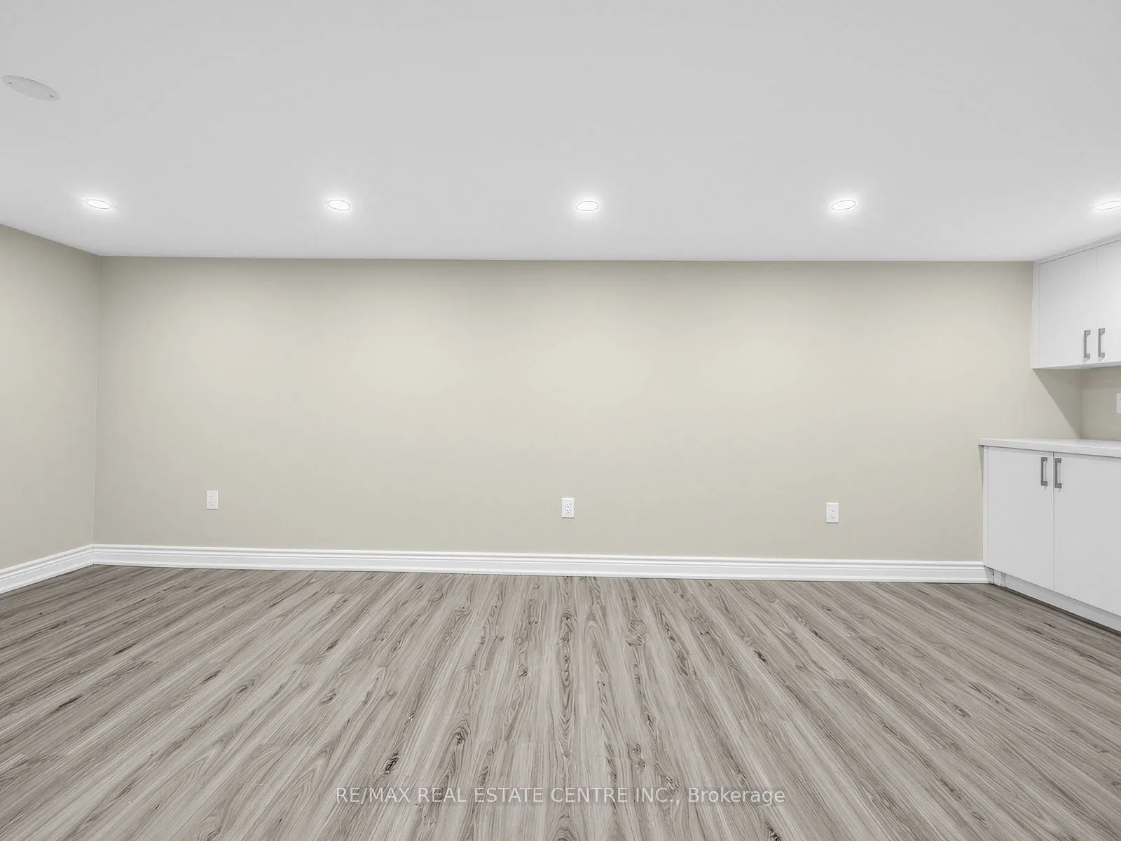 14 Flora Drive W