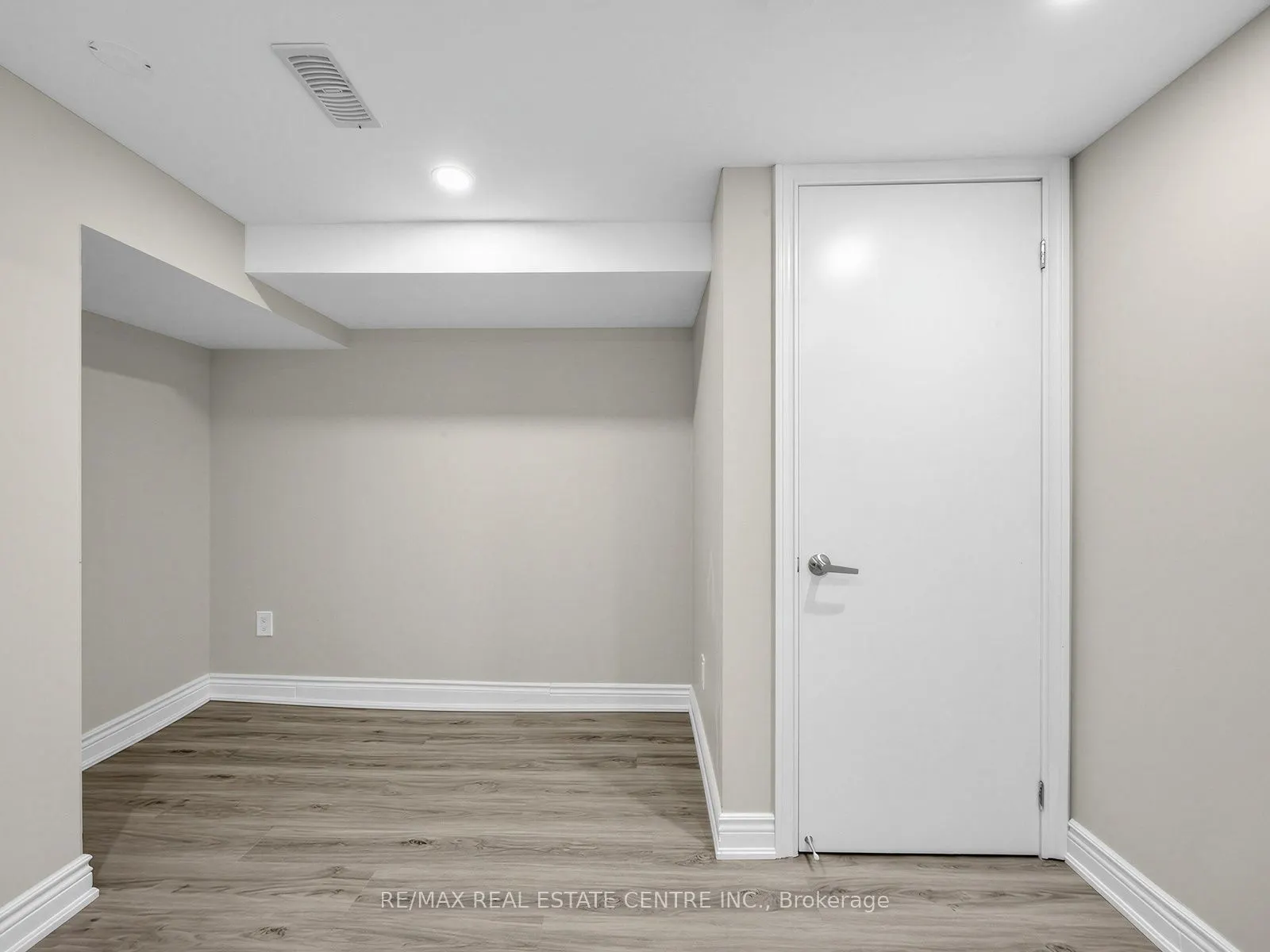 14 Flora Drive W