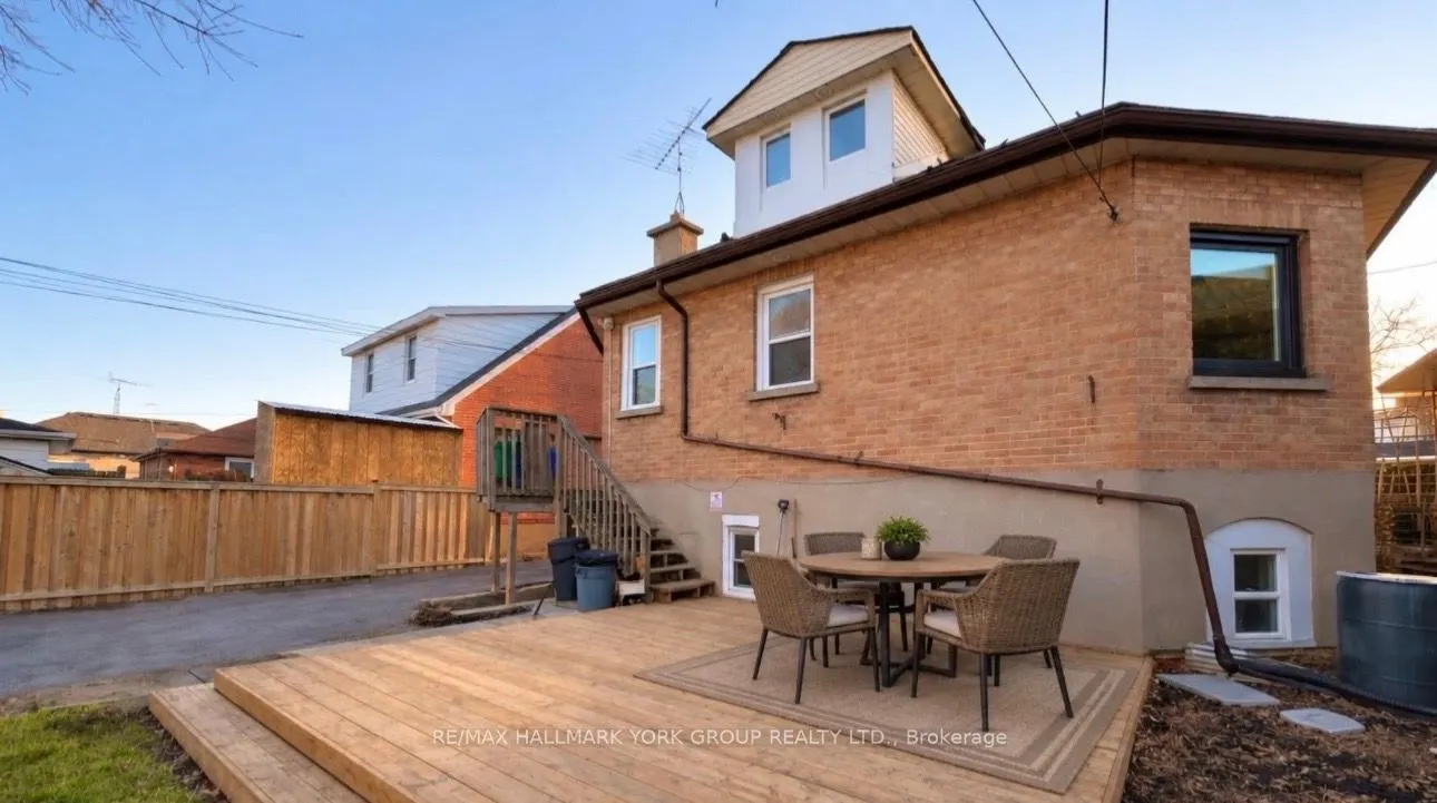 137 Rosehill Boulevard #Upper
