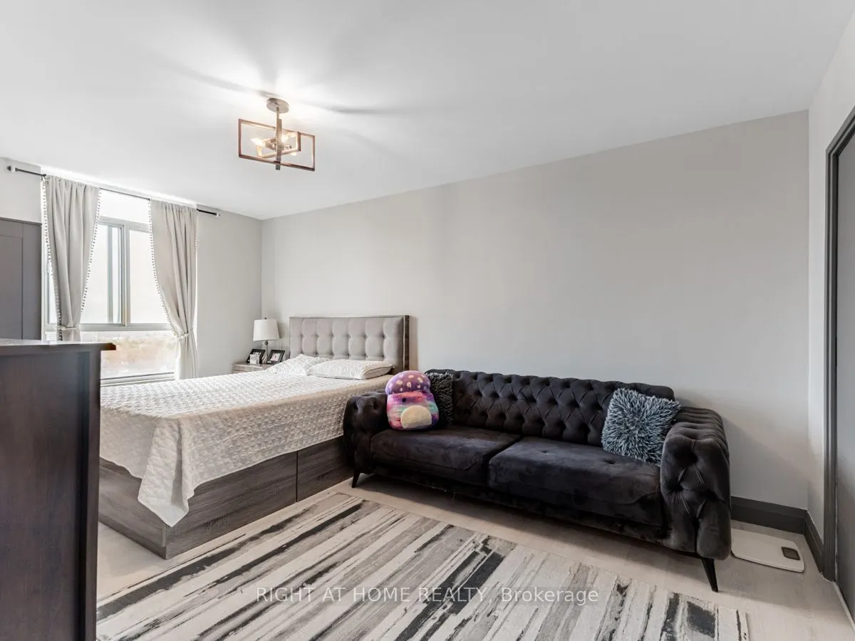 2550 Pharmacy Avenue #1206