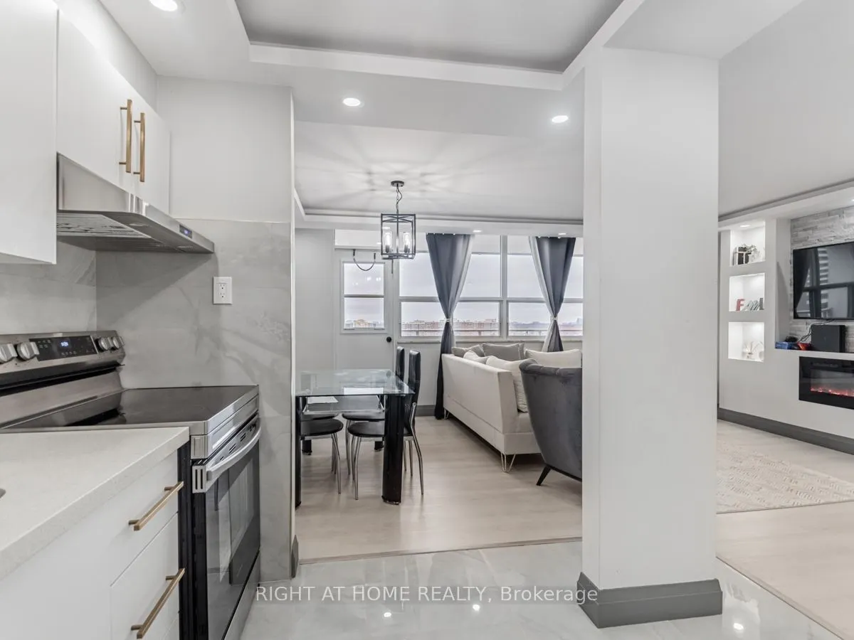 2550 Pharmacy Avenue #1206