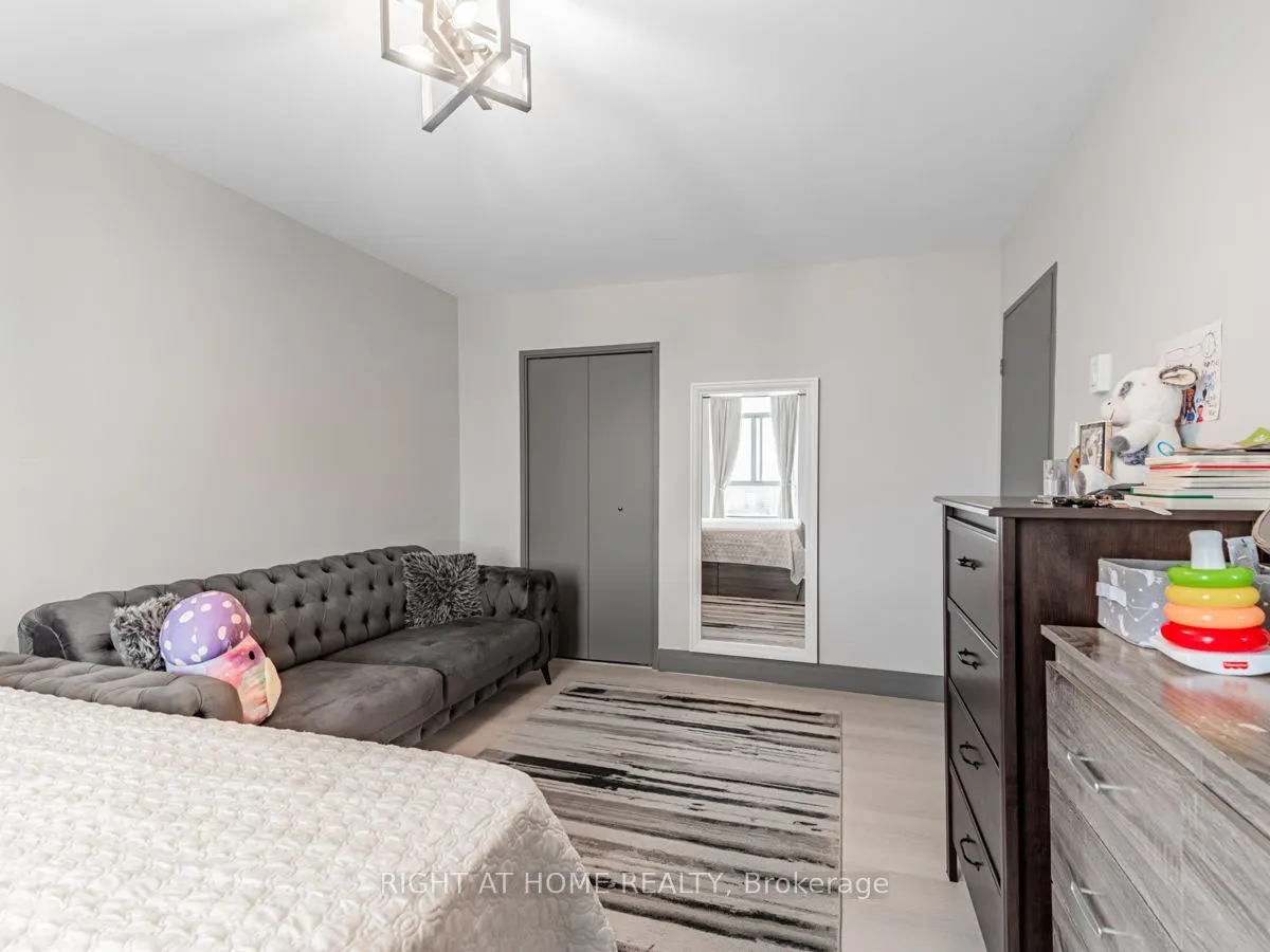 2550 Pharmacy Avenue #1206