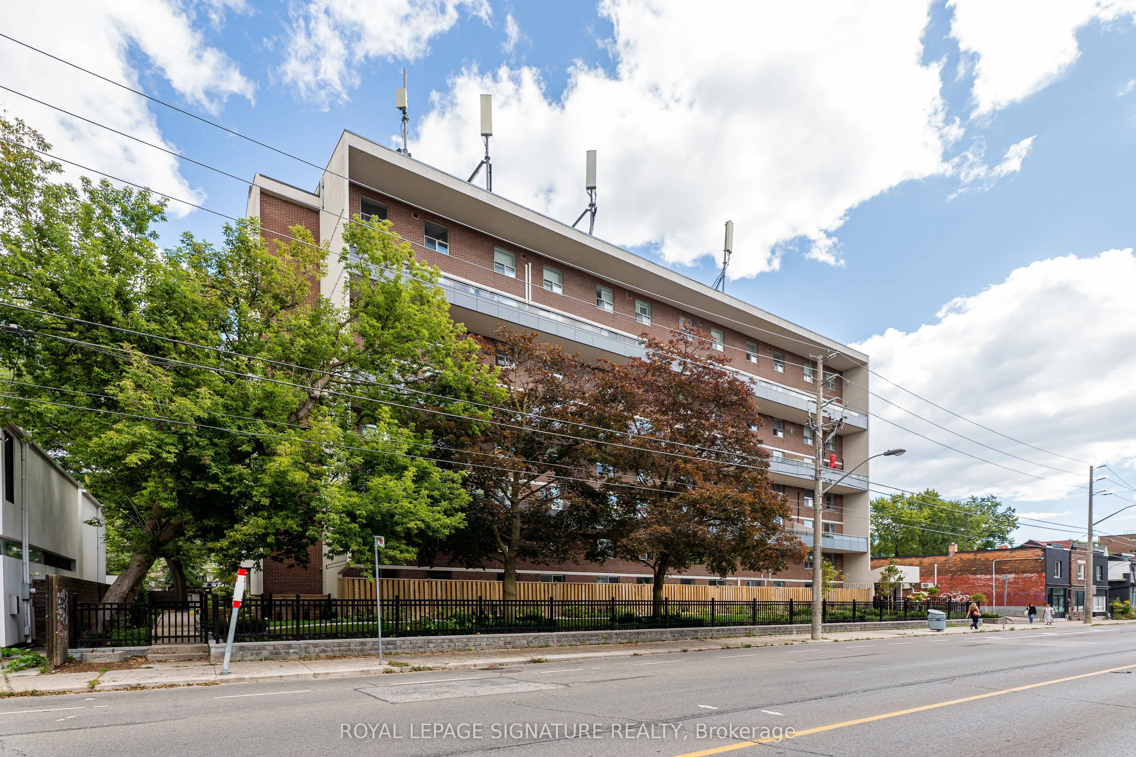 1071 Woodbine Avenue #211