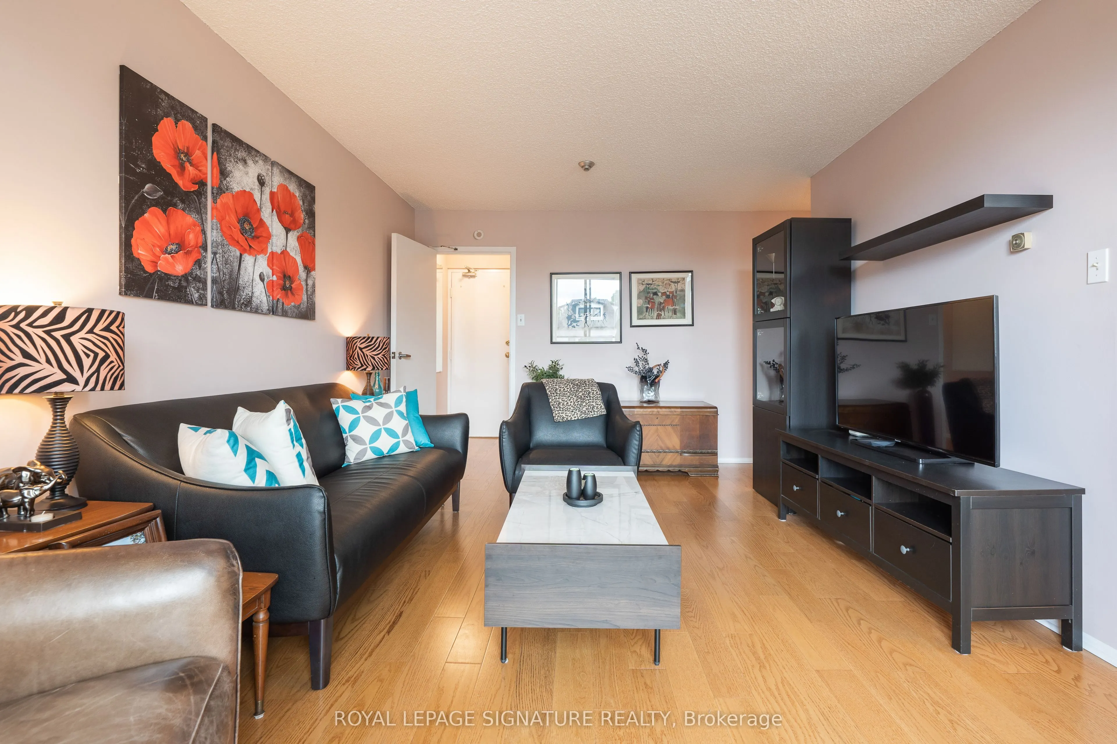 1071 Woodbine Avenue #211