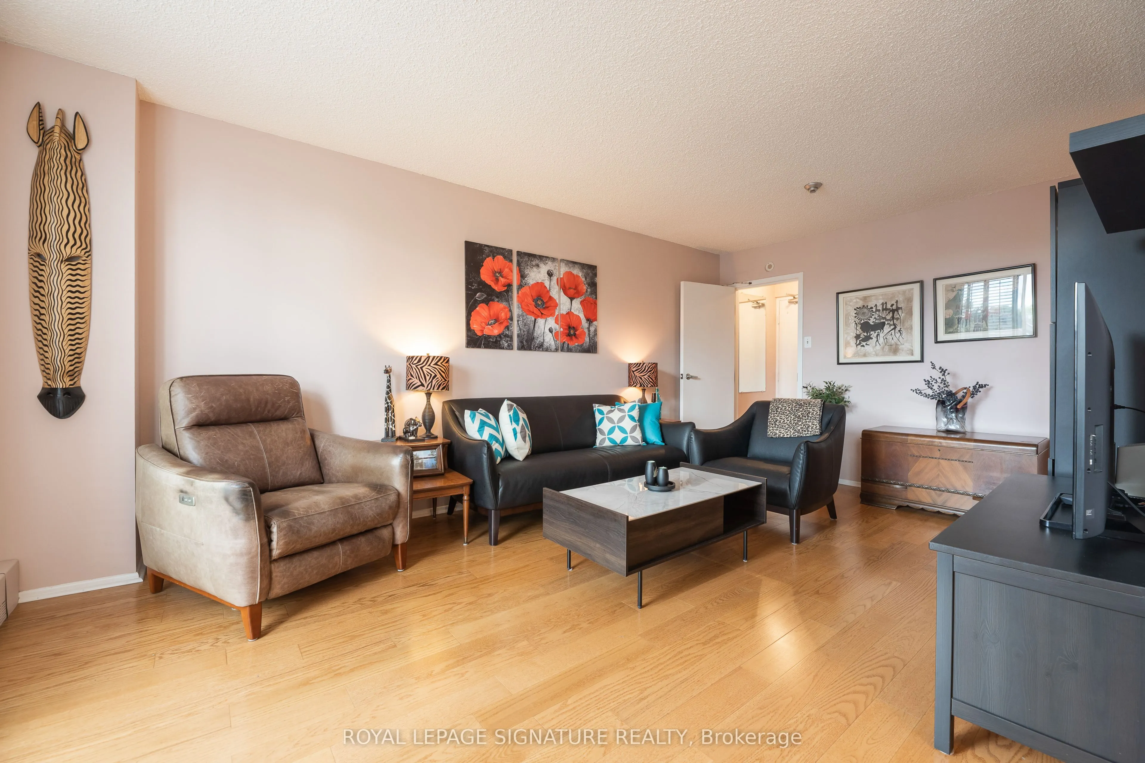 1071 Woodbine Avenue #211
