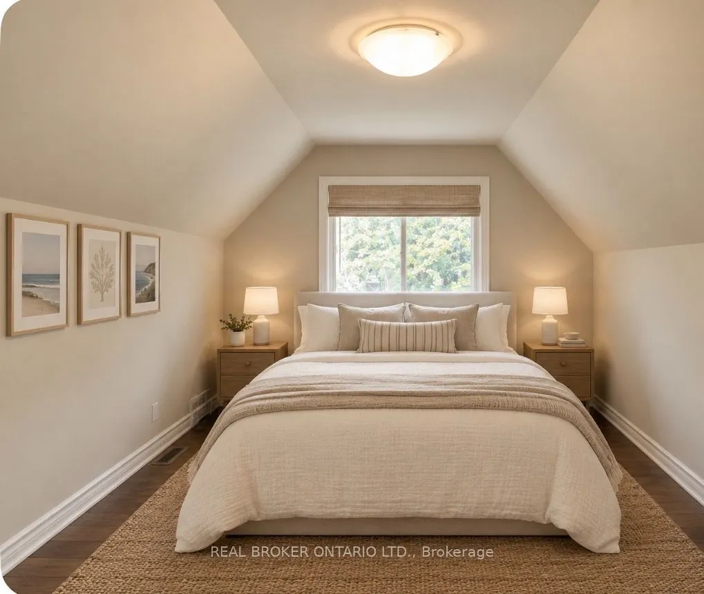 68 Redwood Avenue #Upper