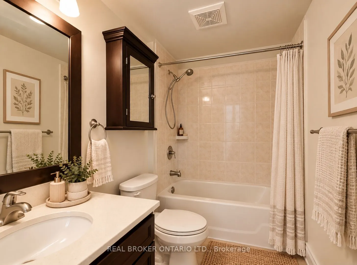 68 Redwood Avenue #Upper