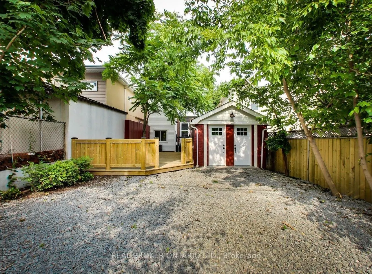 68 Redwood Avenue #Upper