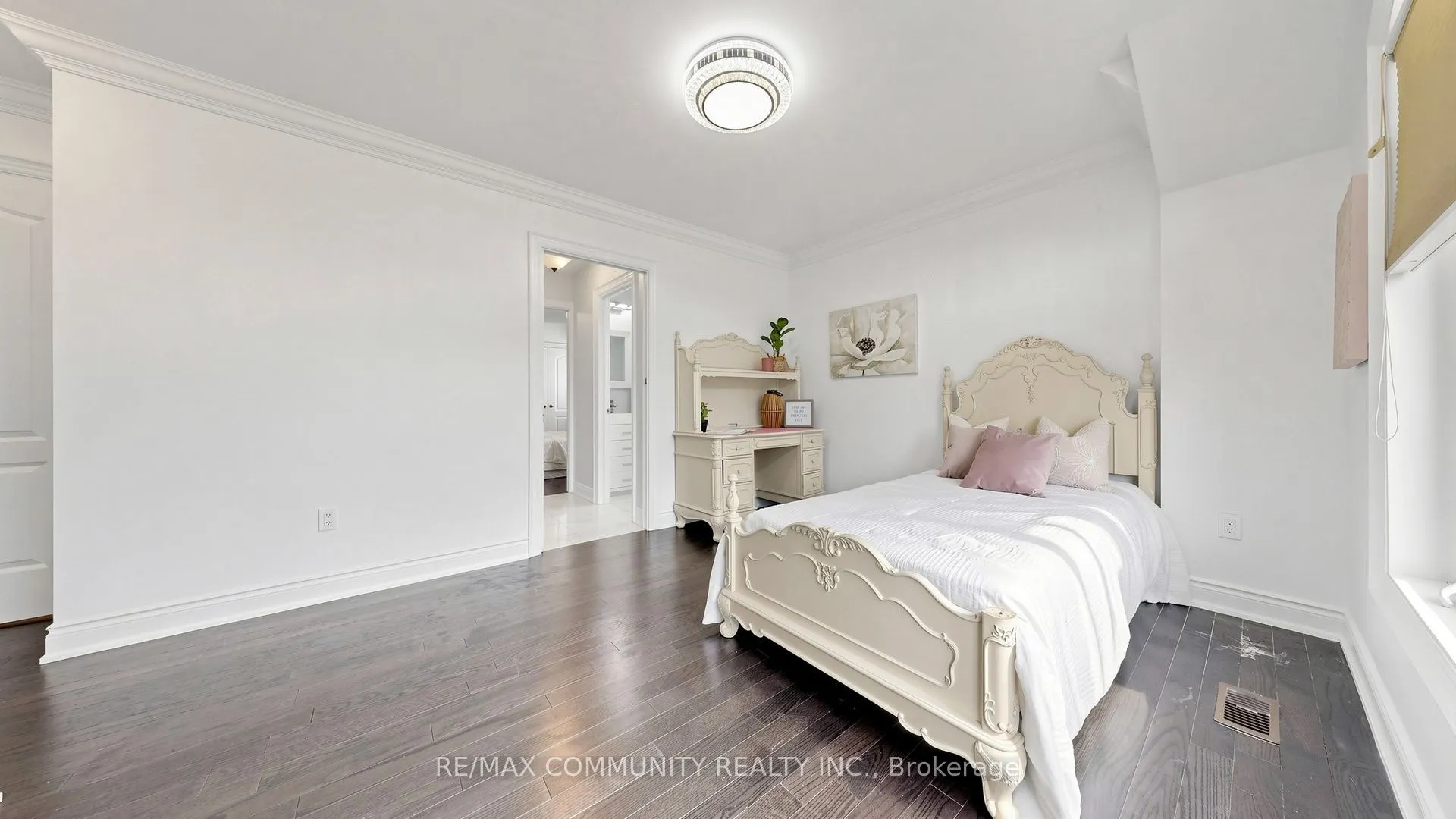 118 Harewood Avenue