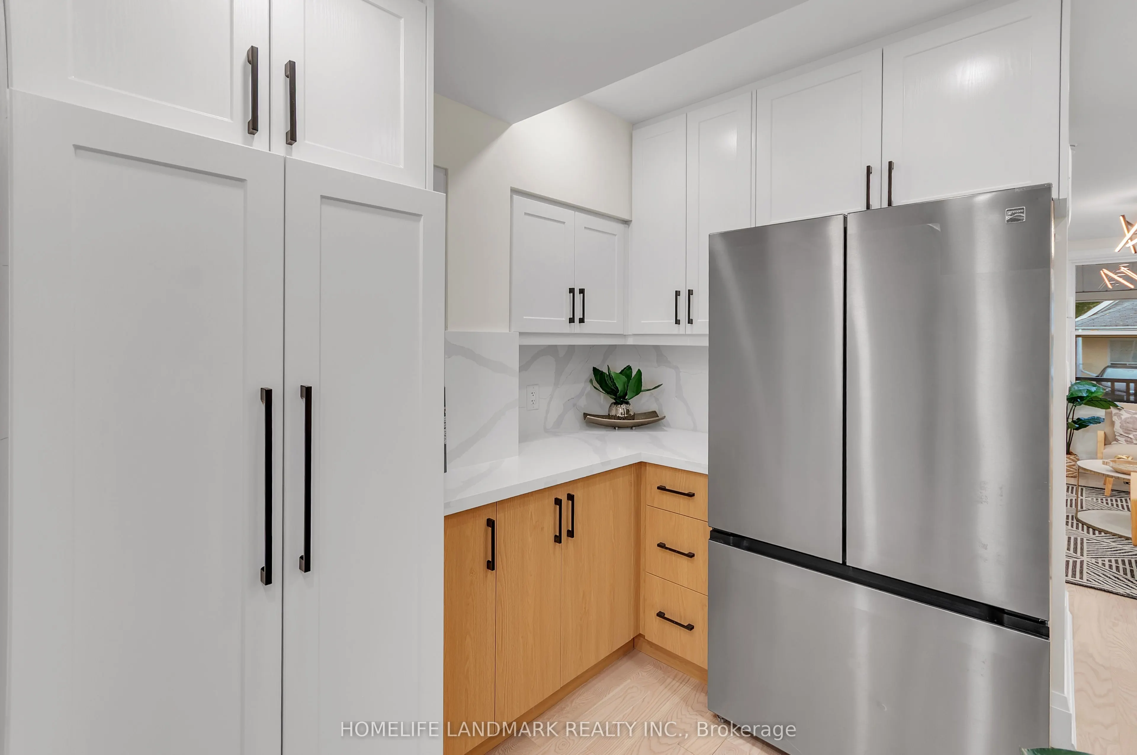 26 Queensdale Avenue
