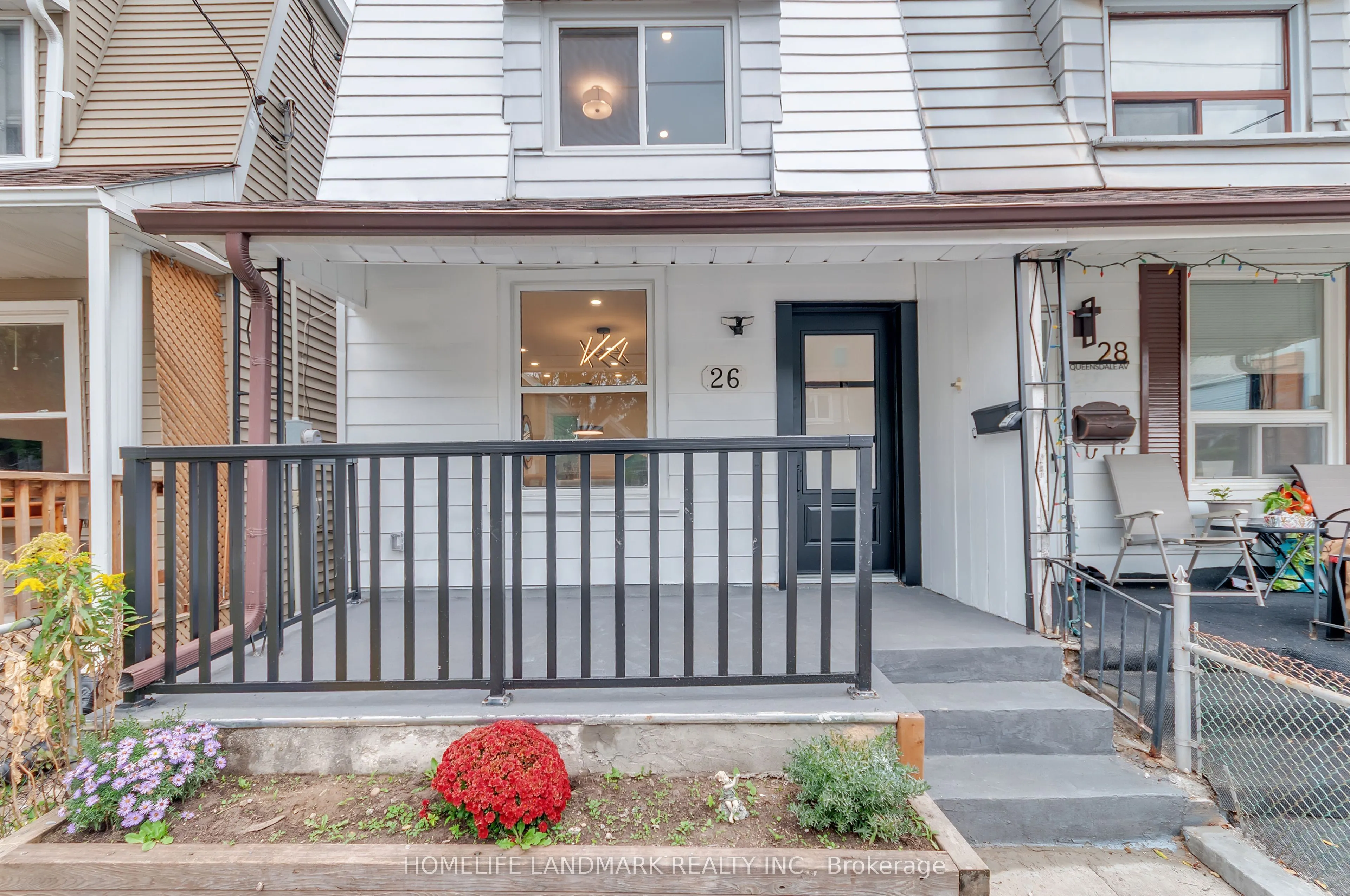 26 Queensdale Avenue