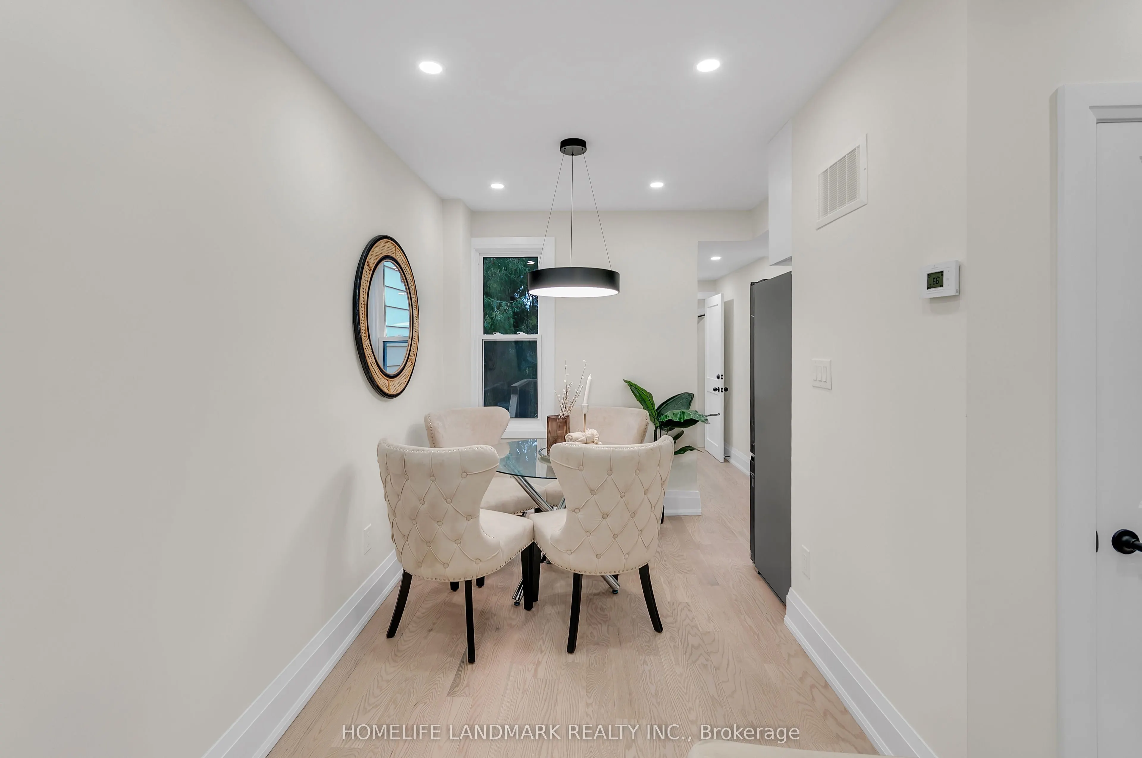 26 Queensdale Avenue