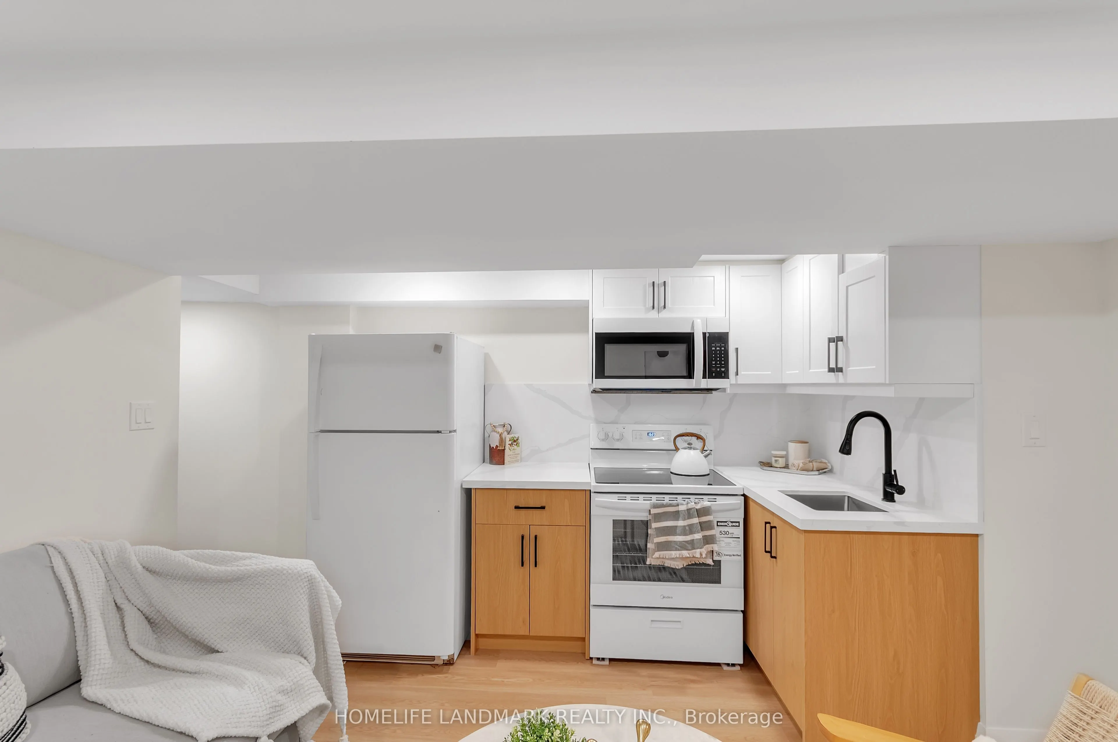26 Queensdale Avenue