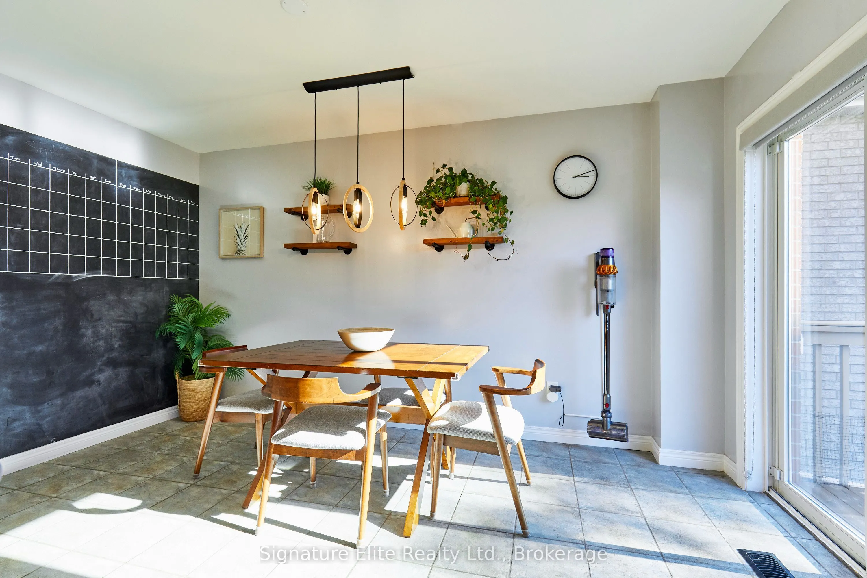 76 Brinloor Boulevard