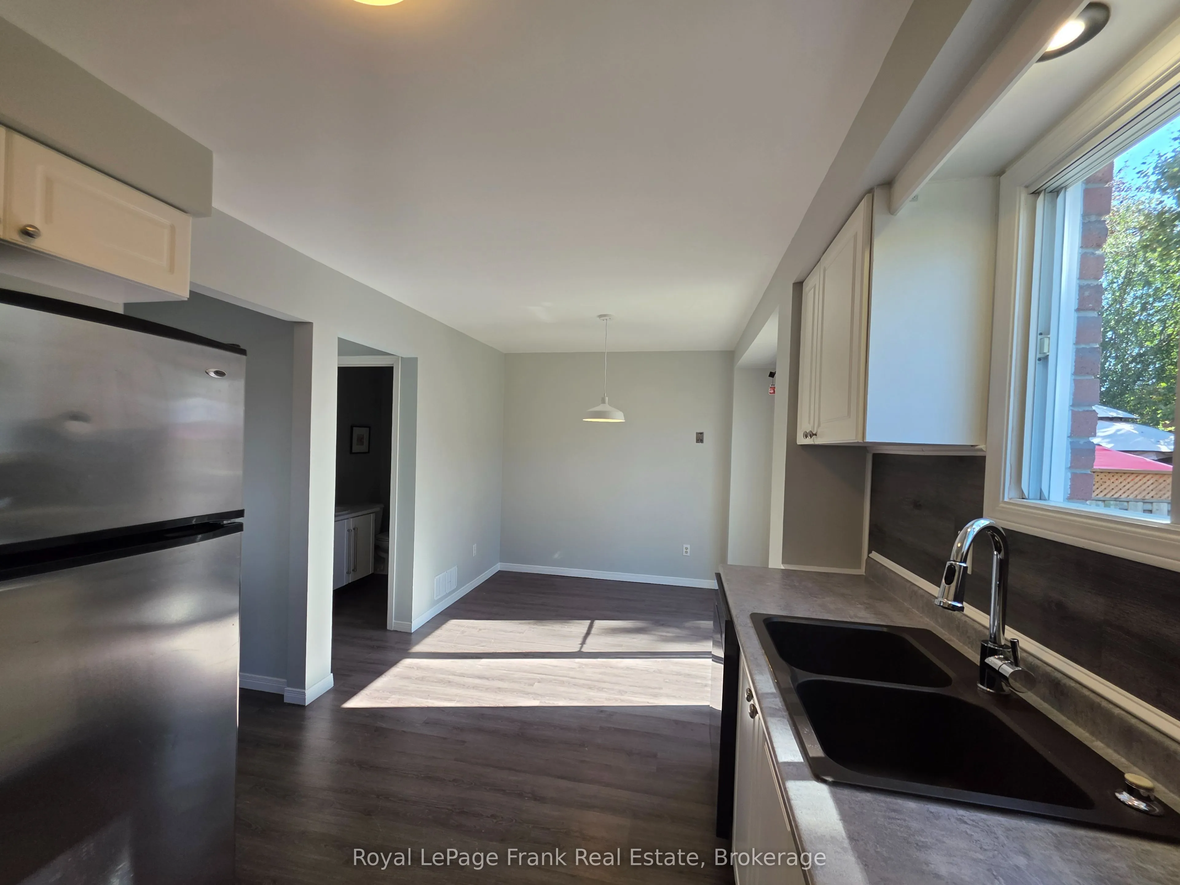 35 Kingsview Court