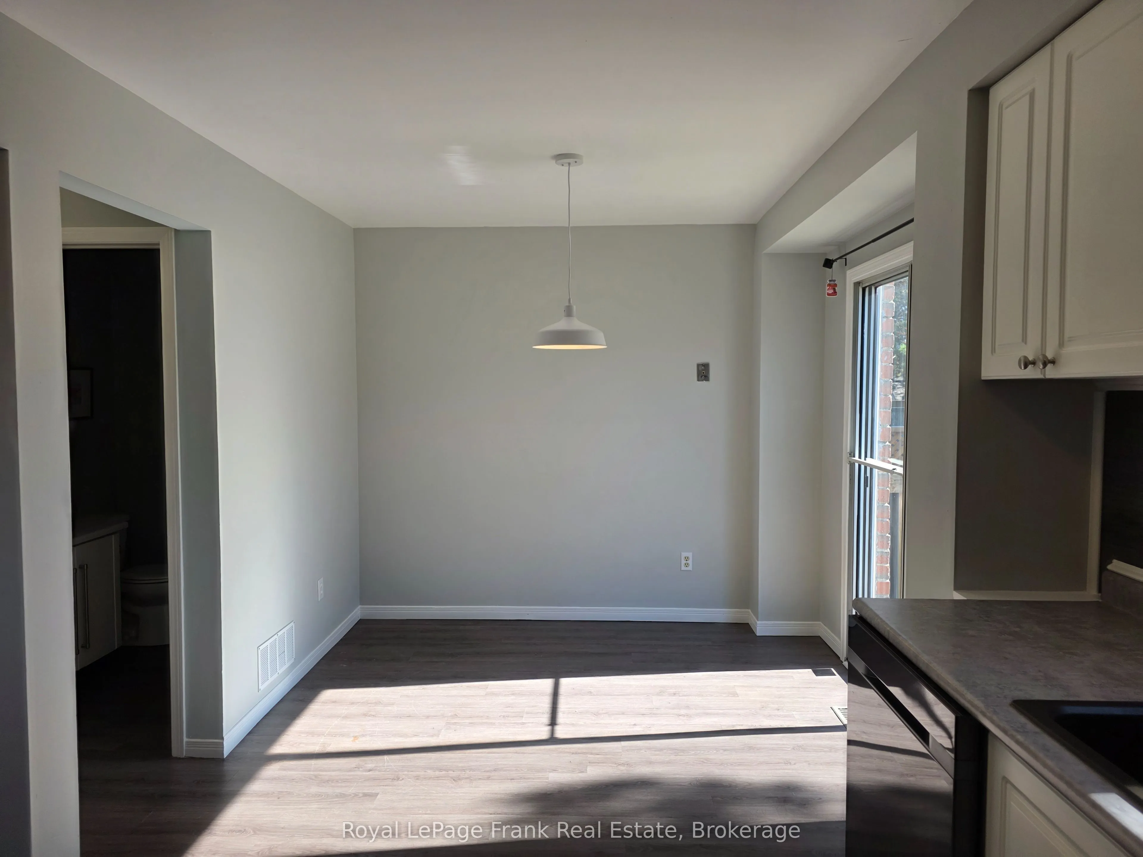 35 Kingsview Court