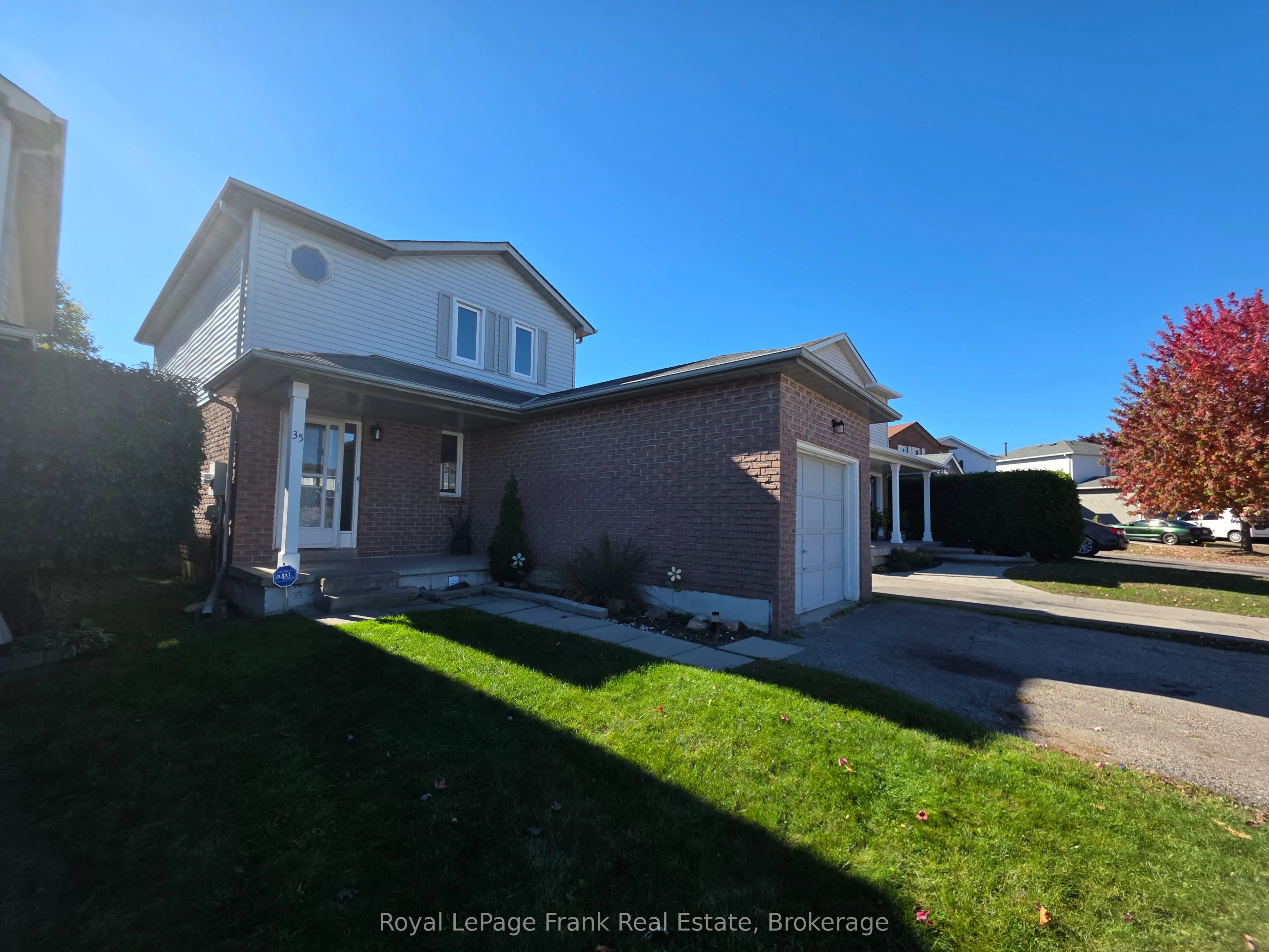35 Kingsview Court