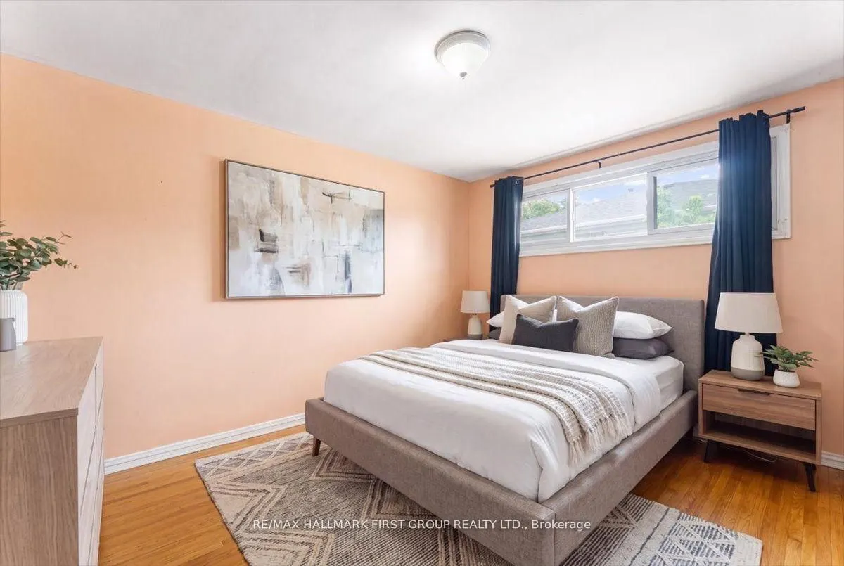 1014 Dunlop Street E